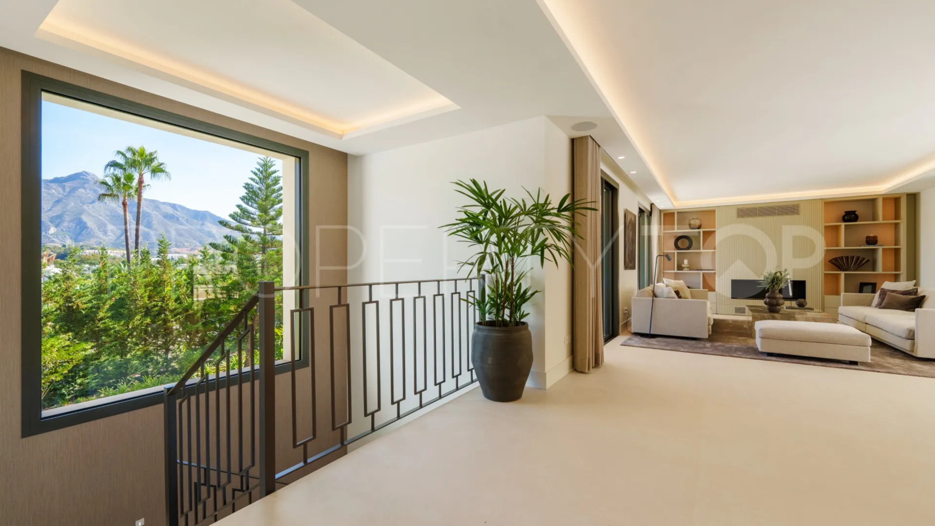For sale villa in Las Brisas with 5 bedrooms