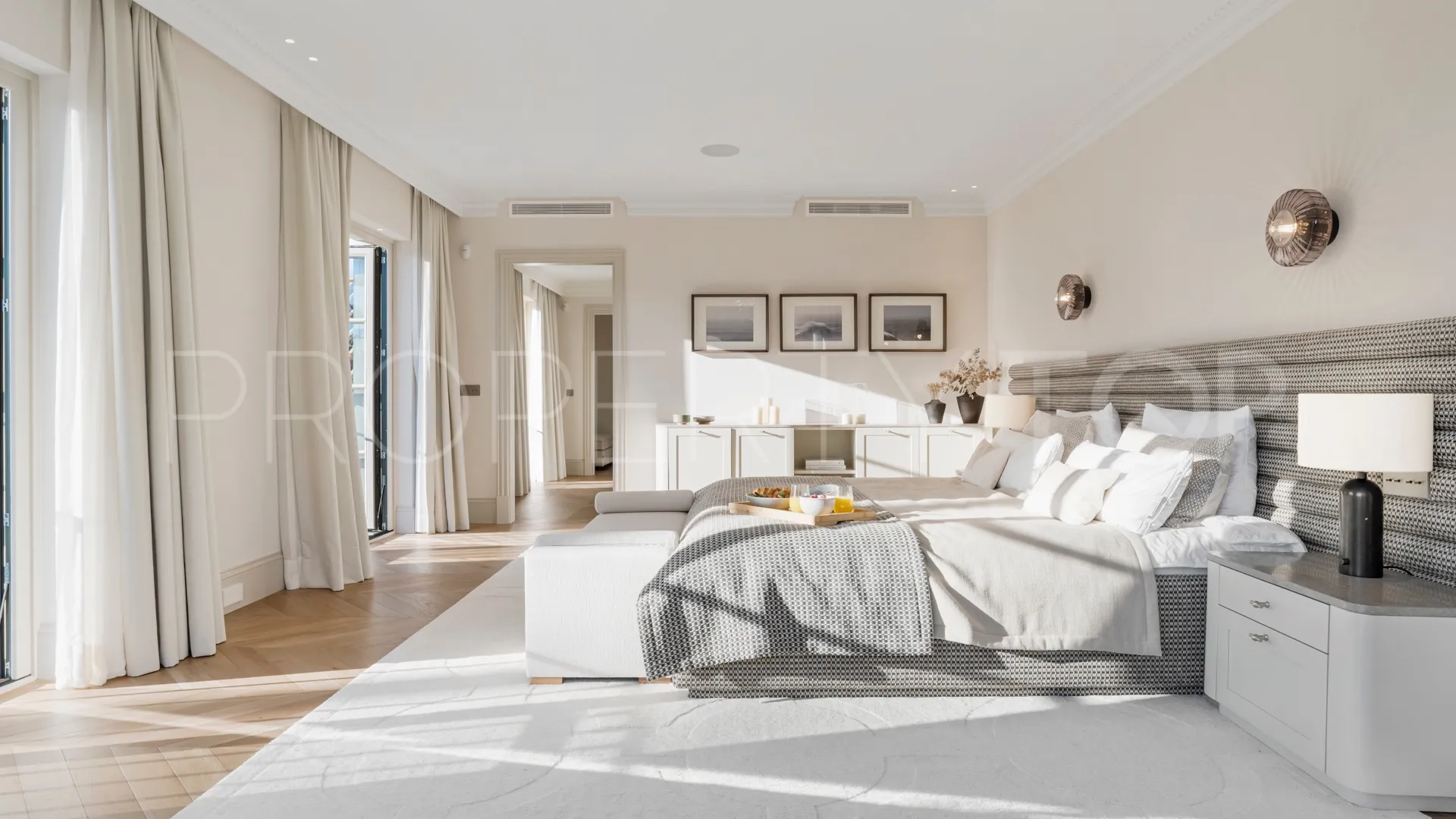 For sale Nueva Andalucia villa with 5 bedrooms