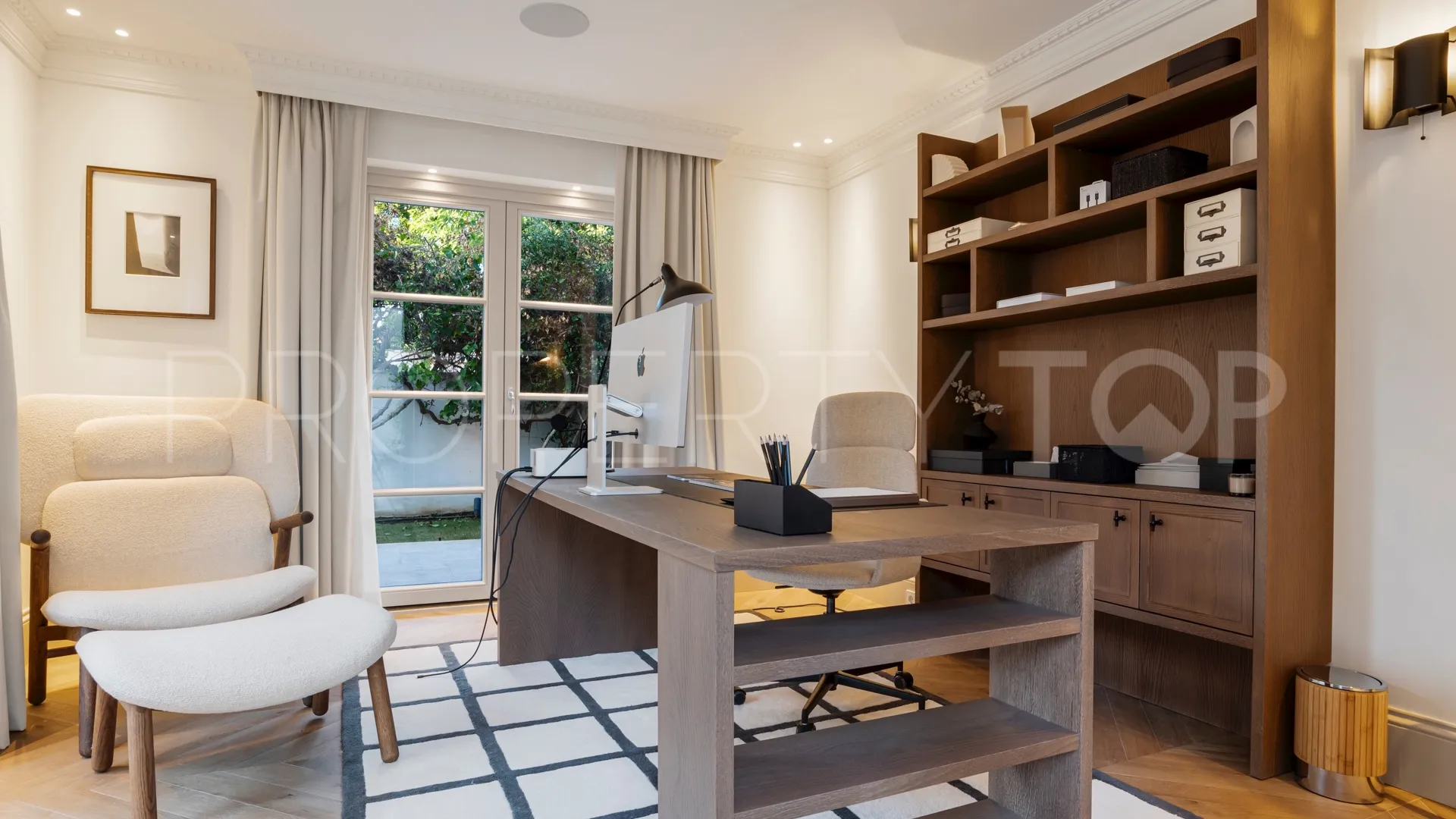 For sale Nueva Andalucia villa with 5 bedrooms