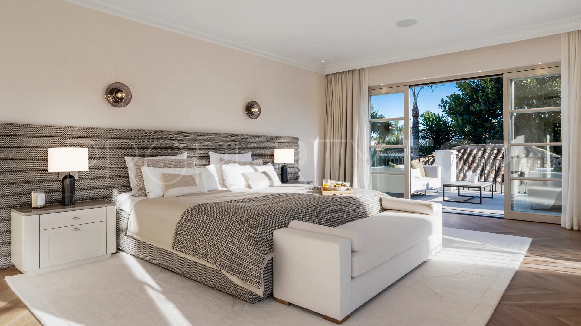 For sale Nueva Andalucia villa with 5 bedrooms