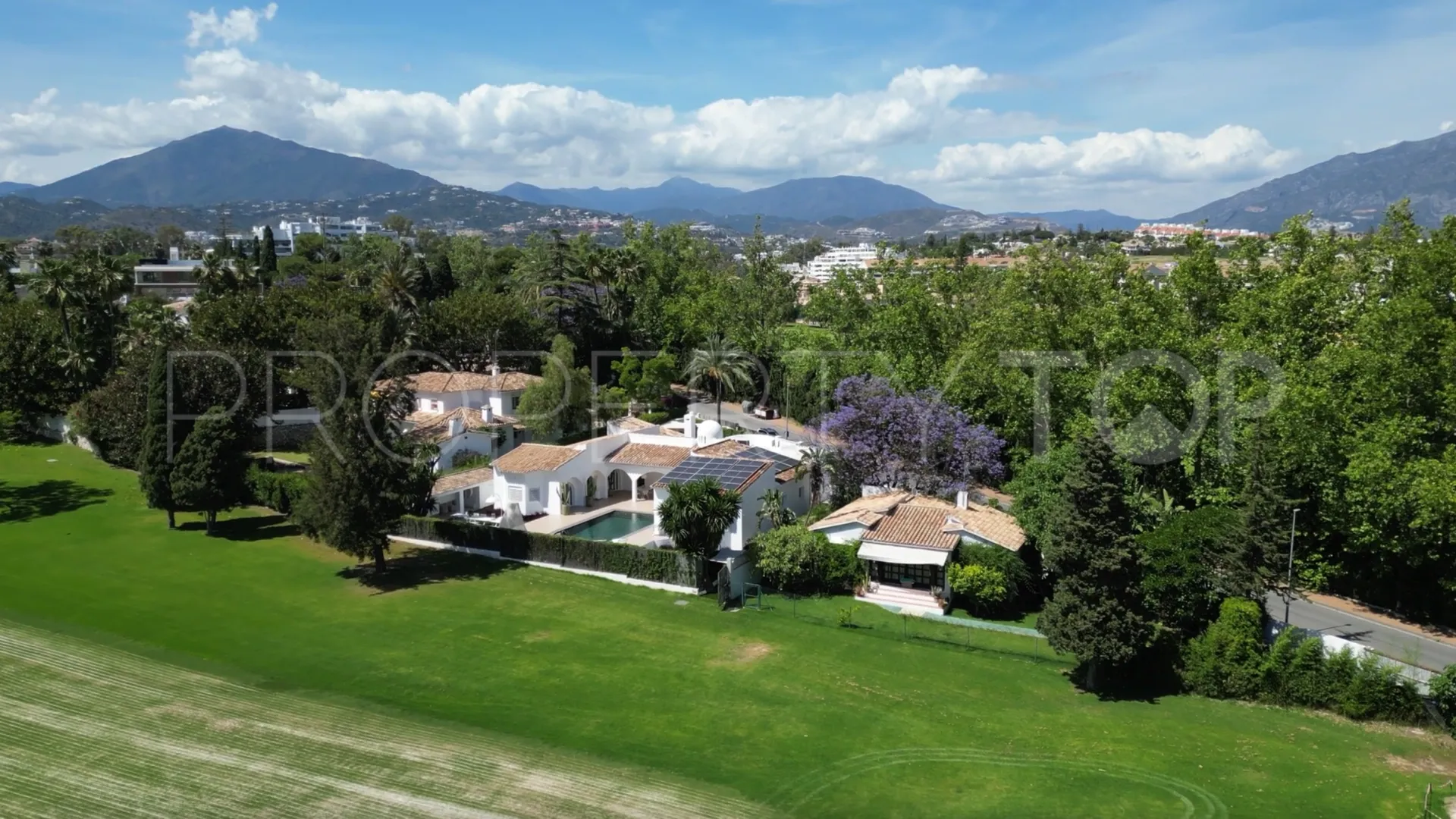 Villa en venta en Guadalmina Alta de 5 dormitorios
