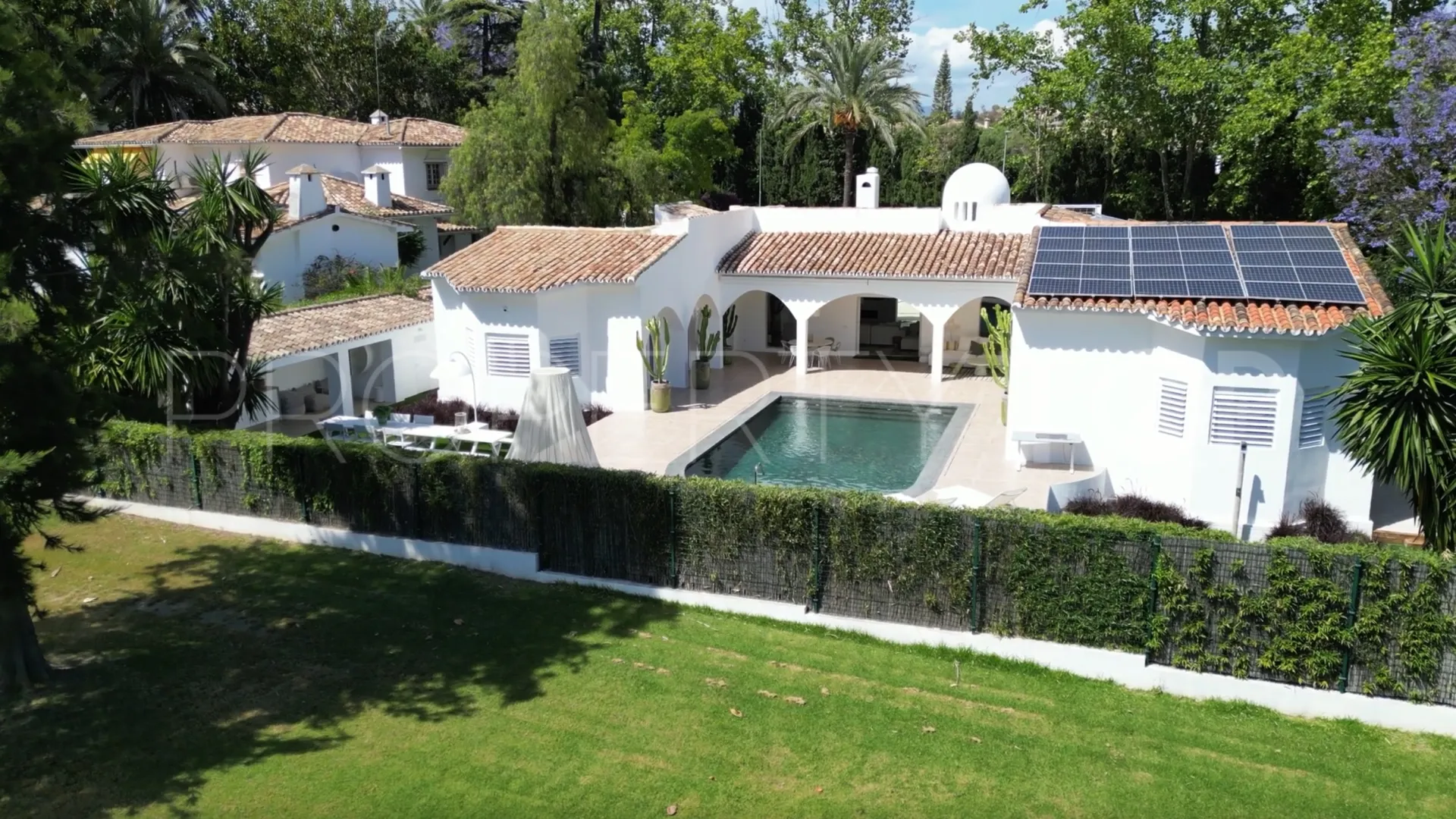 Villa en venta en Guadalmina Alta de 5 dormitorios
