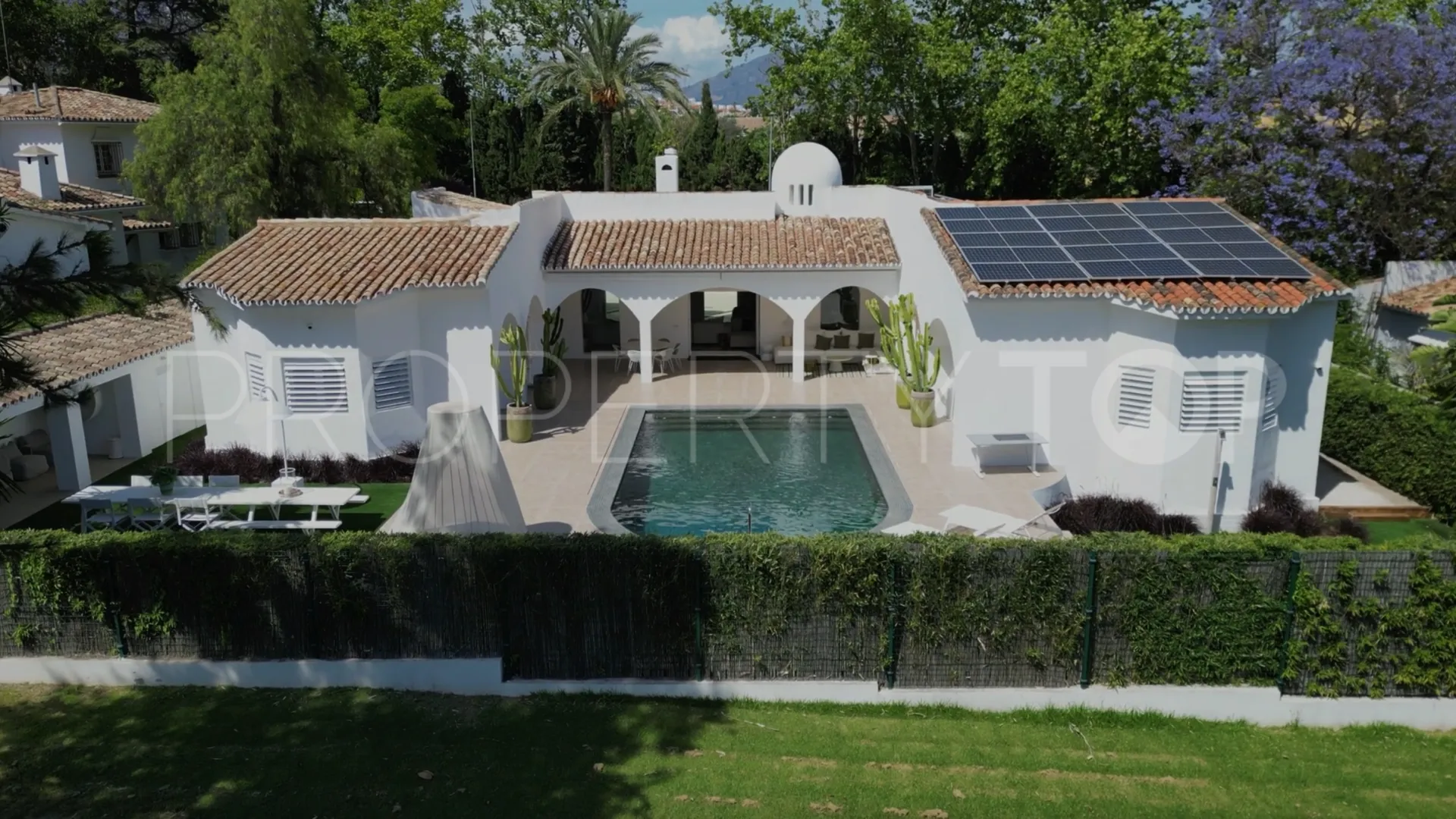 Villa en venta en Guadalmina Alta de 5 dormitorios