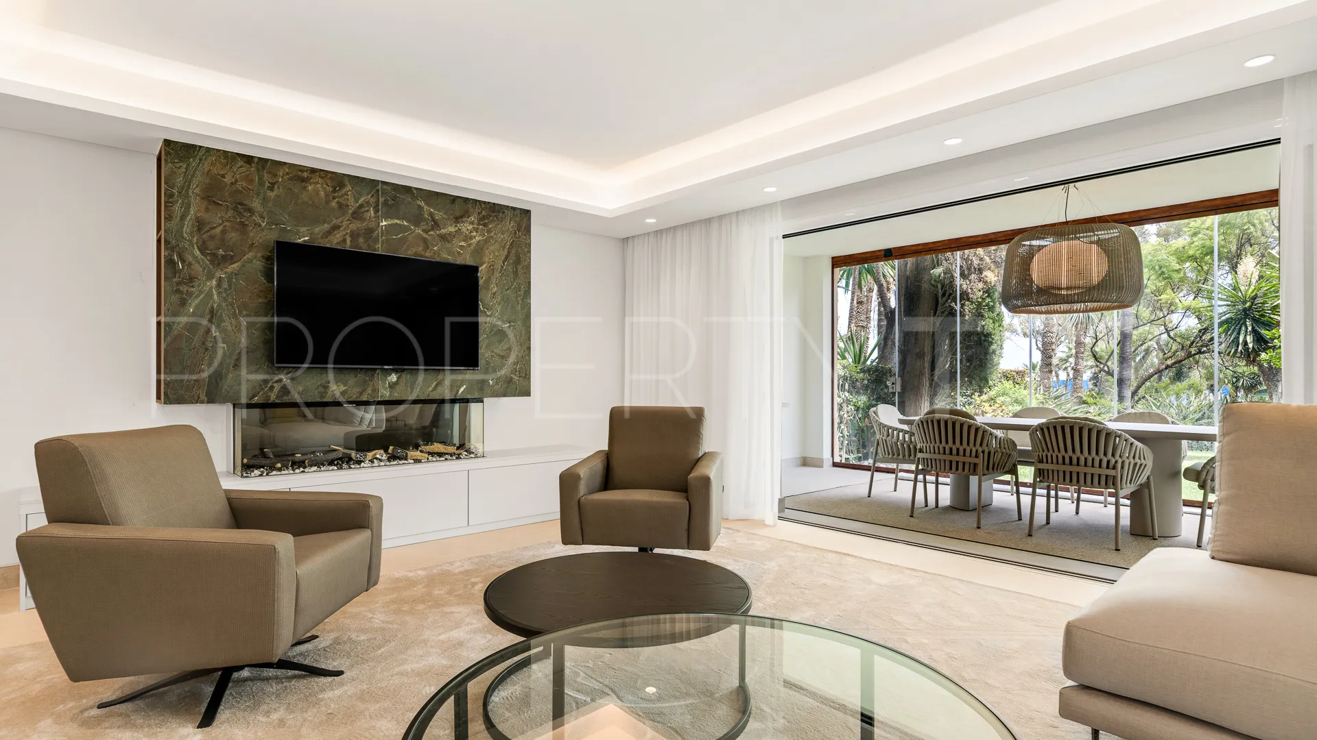 Town house for sale in Estepona East with 4 bedrooms