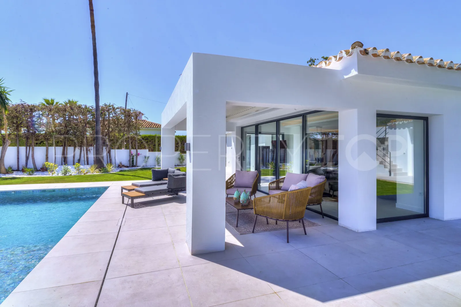 4 bedrooms villa in Elviria for sale