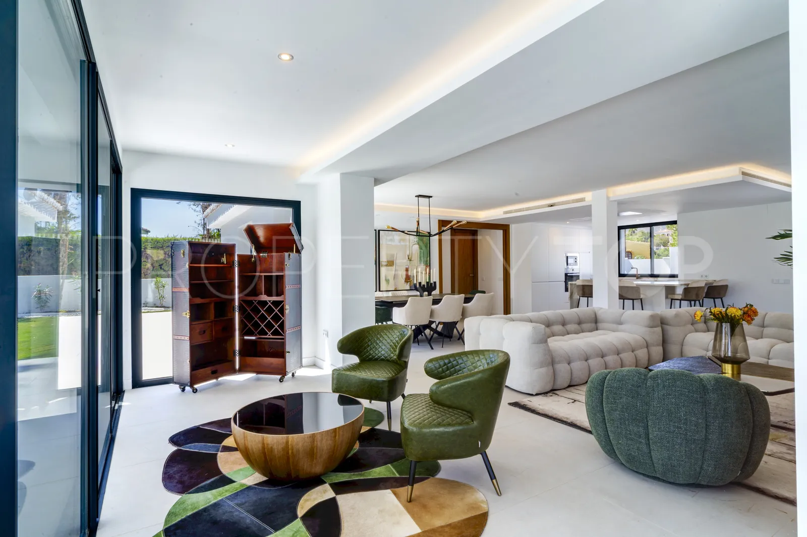 4 bedrooms villa in Elviria for sale