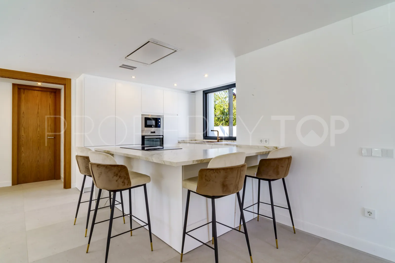 4 bedrooms villa in Elviria for sale