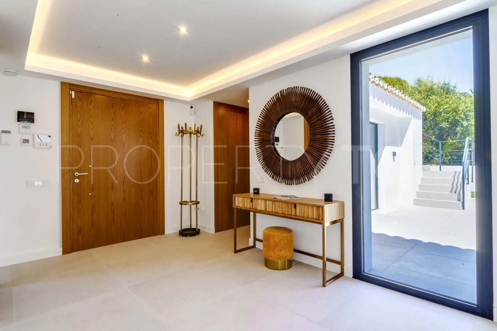 4 bedrooms villa in Elviria for sale