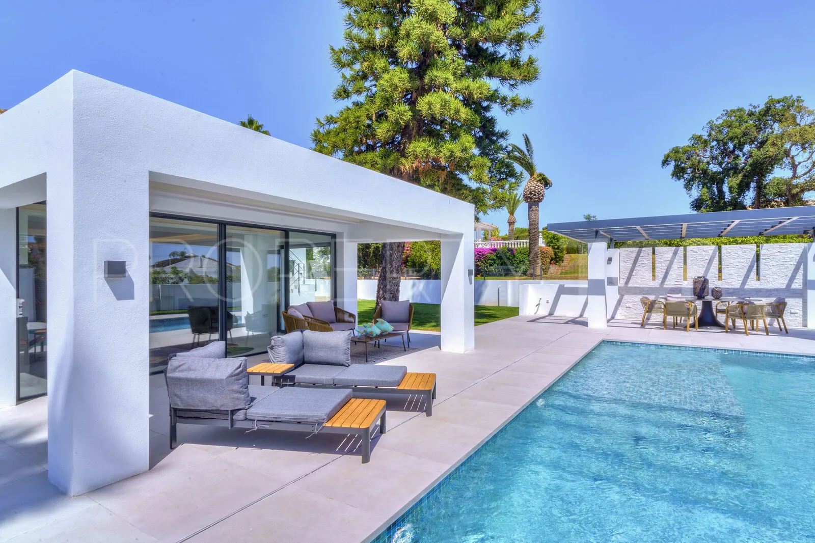 4 bedrooms villa in Elviria for sale