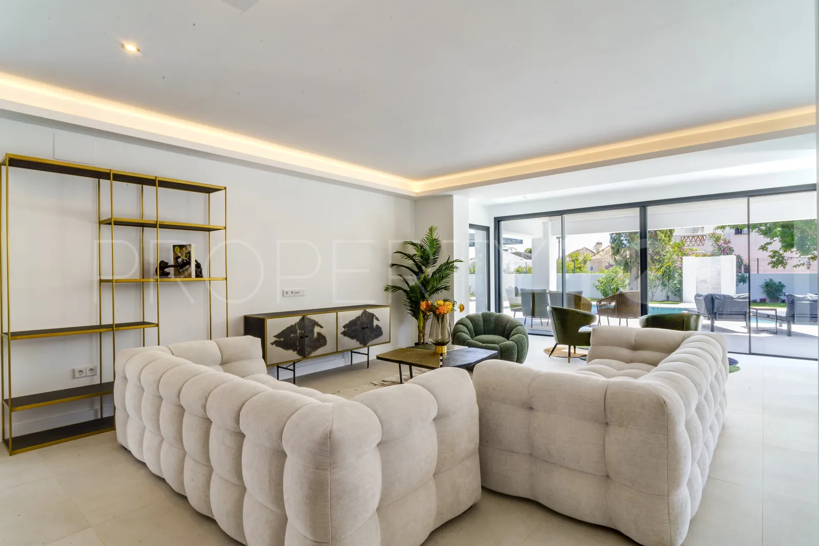 4 bedrooms villa in Elviria for sale