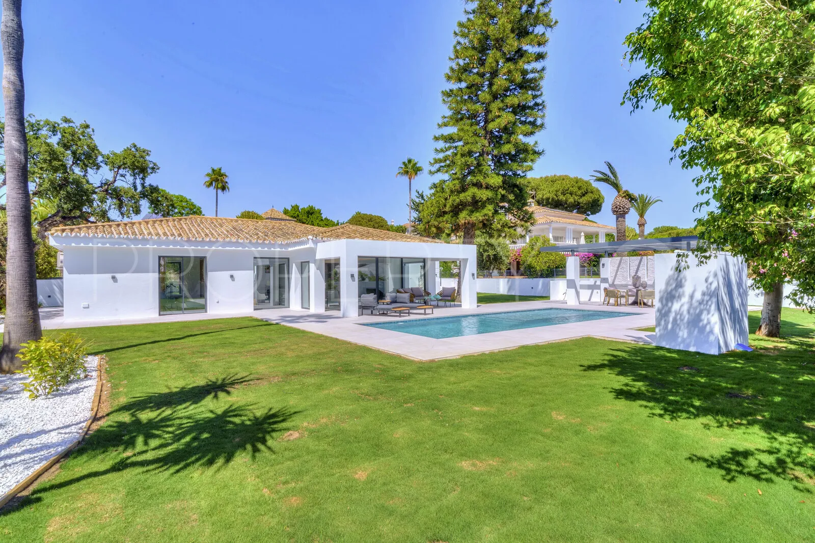 4 bedrooms villa in Elviria for sale