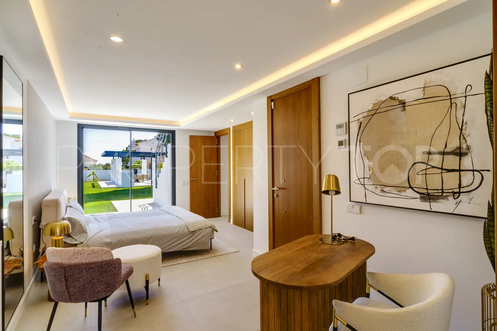 4 bedrooms villa in Elviria for sale