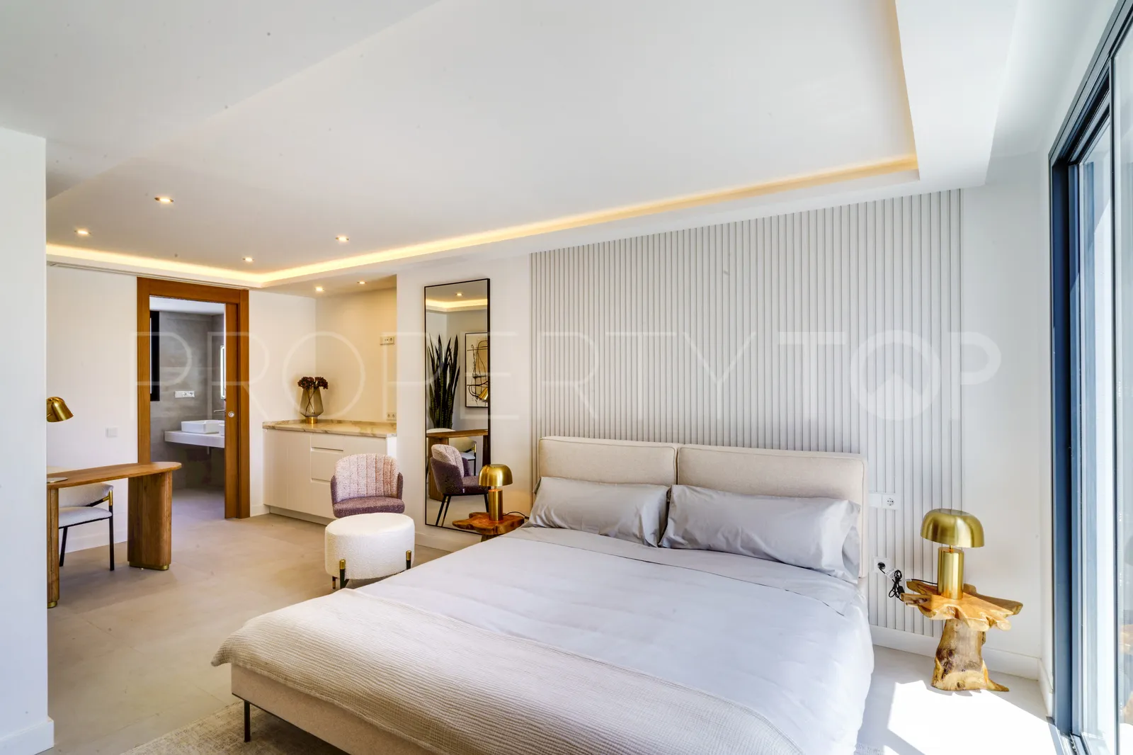 4 bedrooms villa in Elviria for sale
