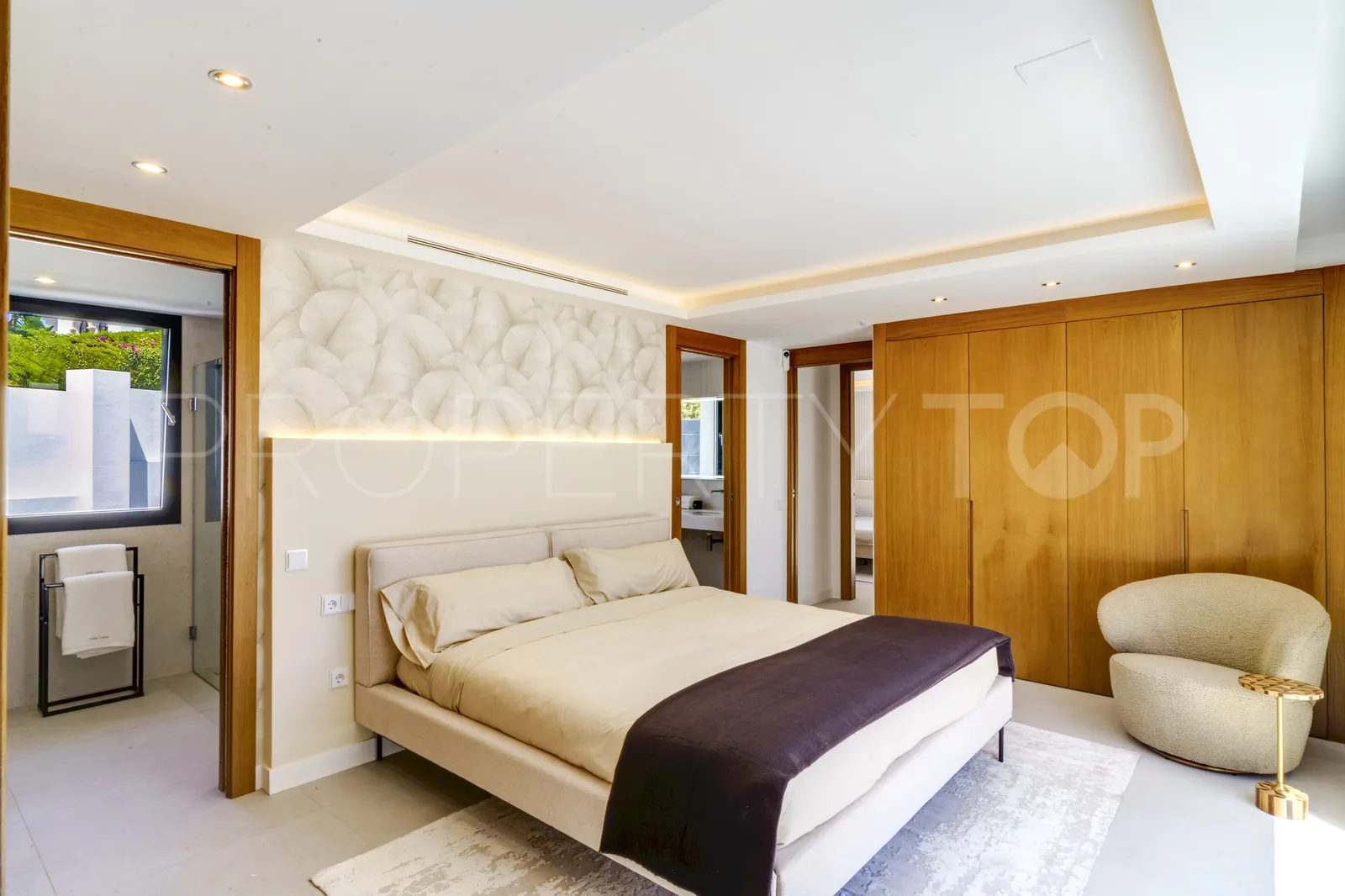 4 bedrooms villa in Elviria for sale