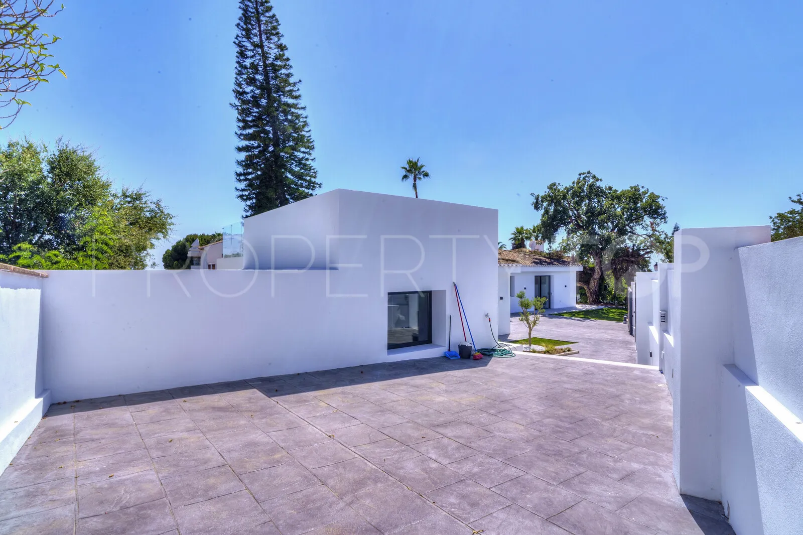 4 bedrooms villa in Elviria for sale