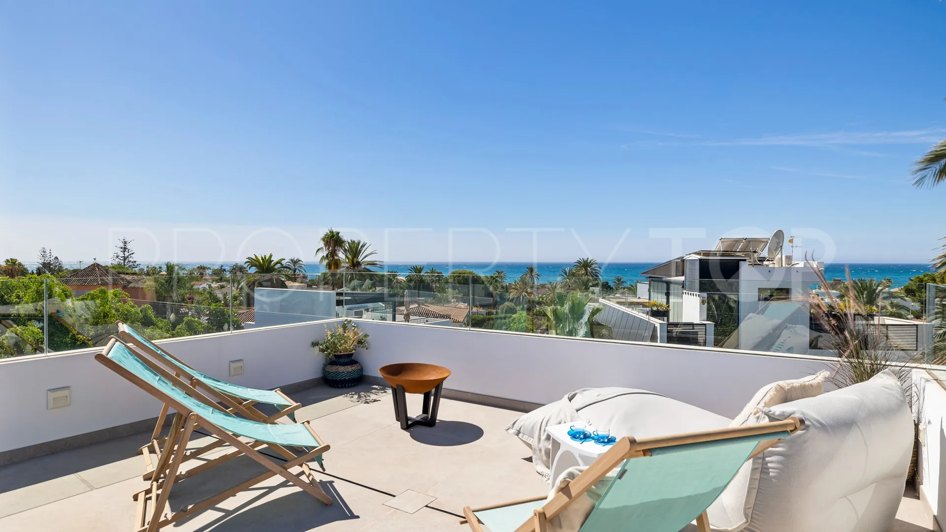 Villa en venta con 5 dormitorios en Marbesa