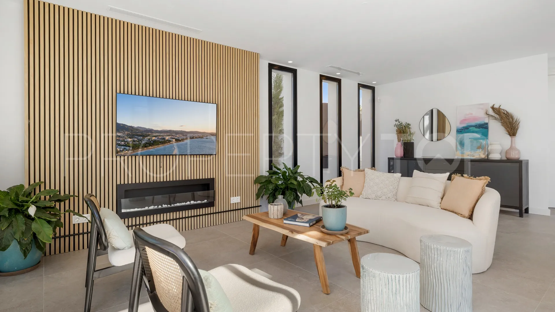 Villa en venta con 5 dormitorios en Marbesa