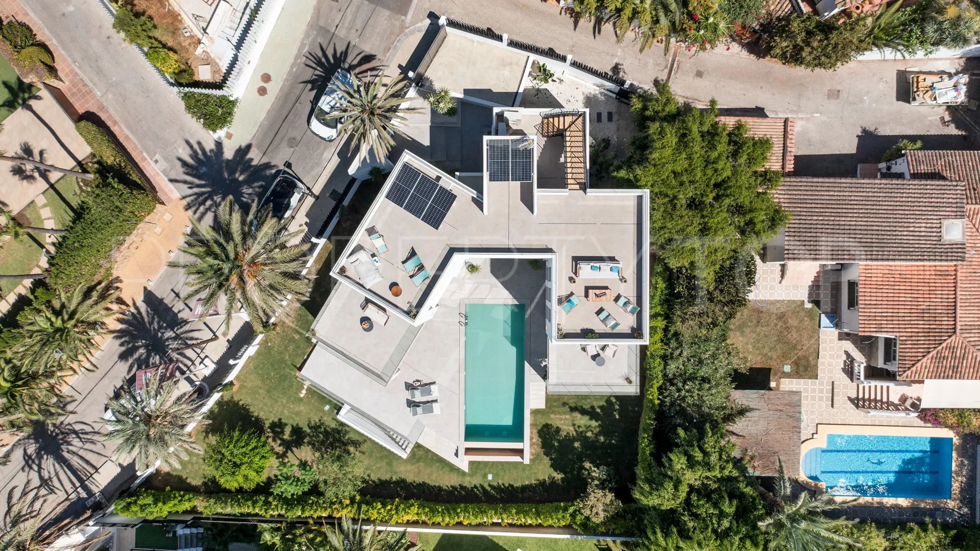 Villa en venta con 5 dormitorios en Marbesa
