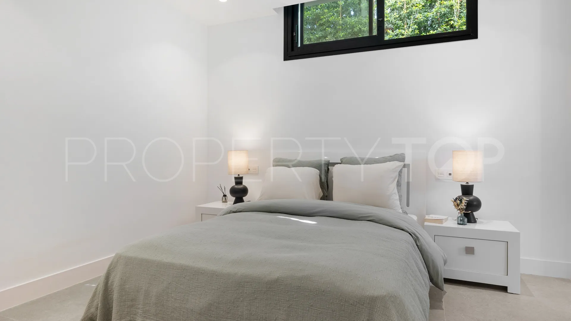 Villa en venta con 5 dormitorios en Marbesa