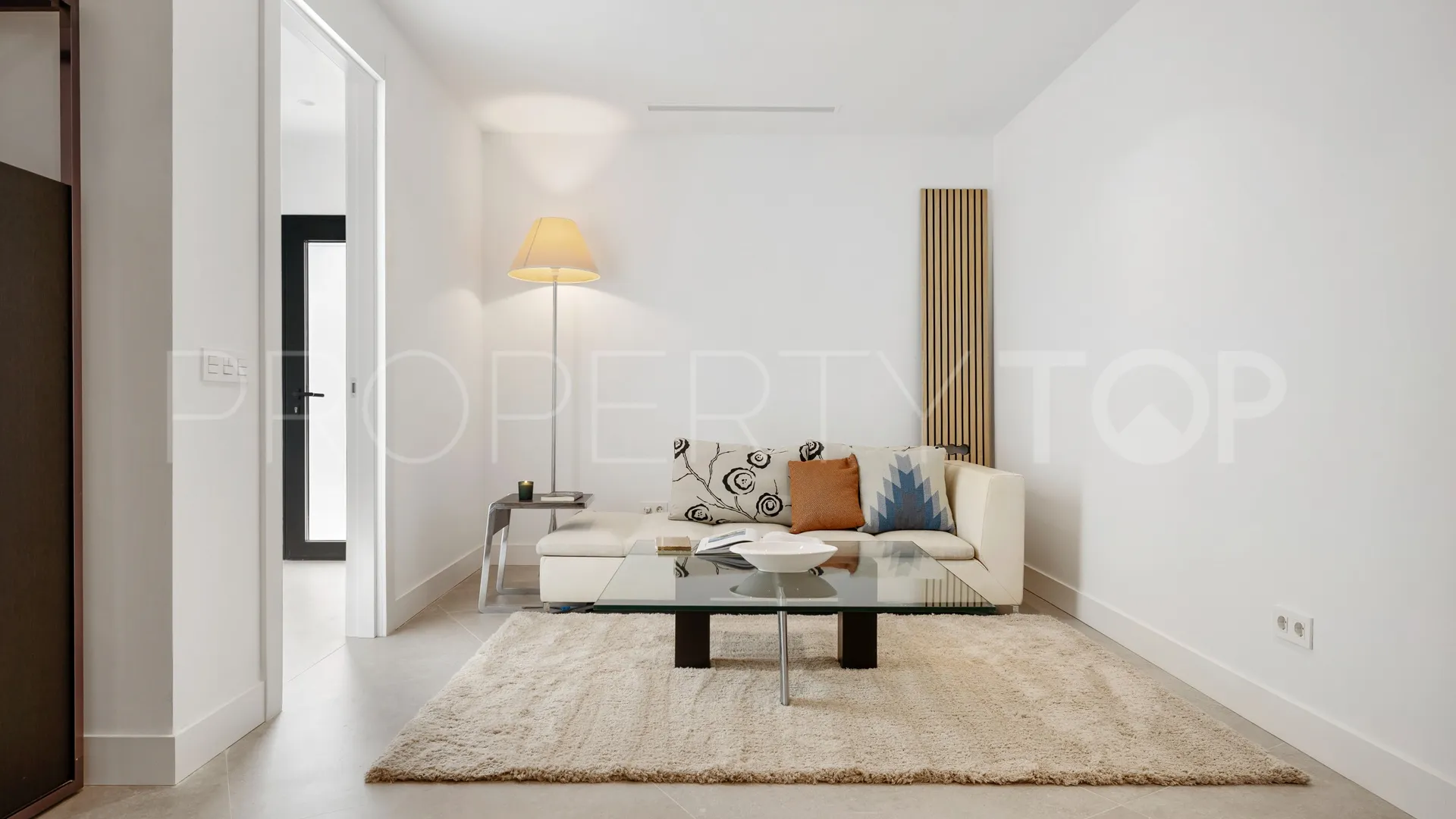 Villa en venta con 5 dormitorios en Marbesa