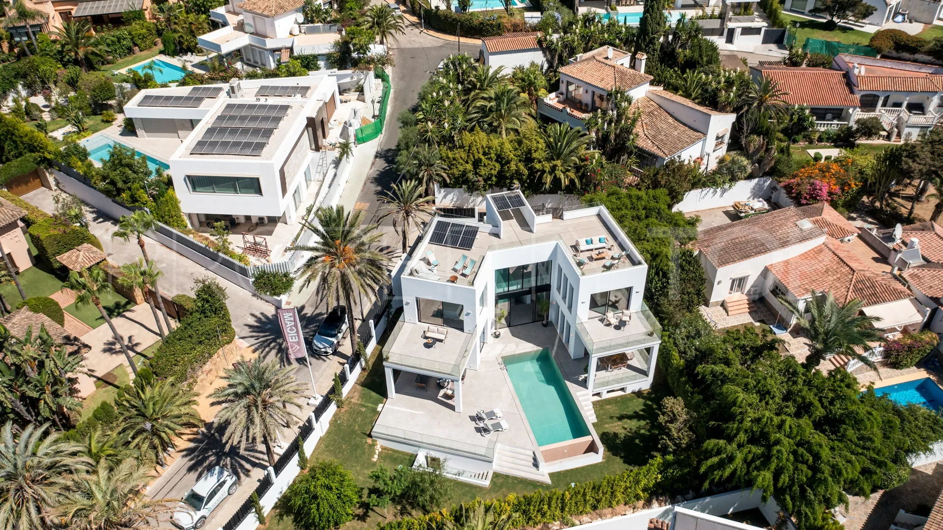 Villa en venta con 5 dormitorios en Marbesa
