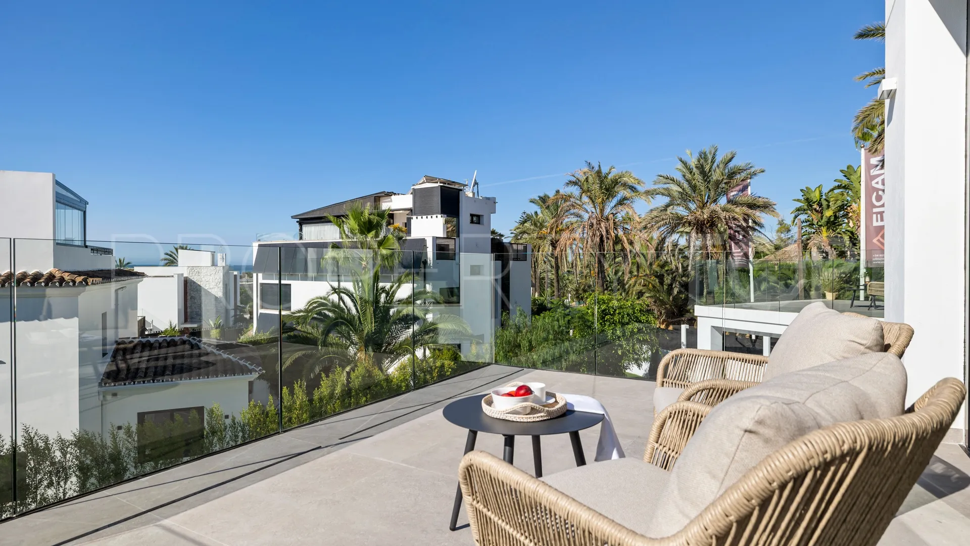 Villa en venta con 5 dormitorios en Marbesa