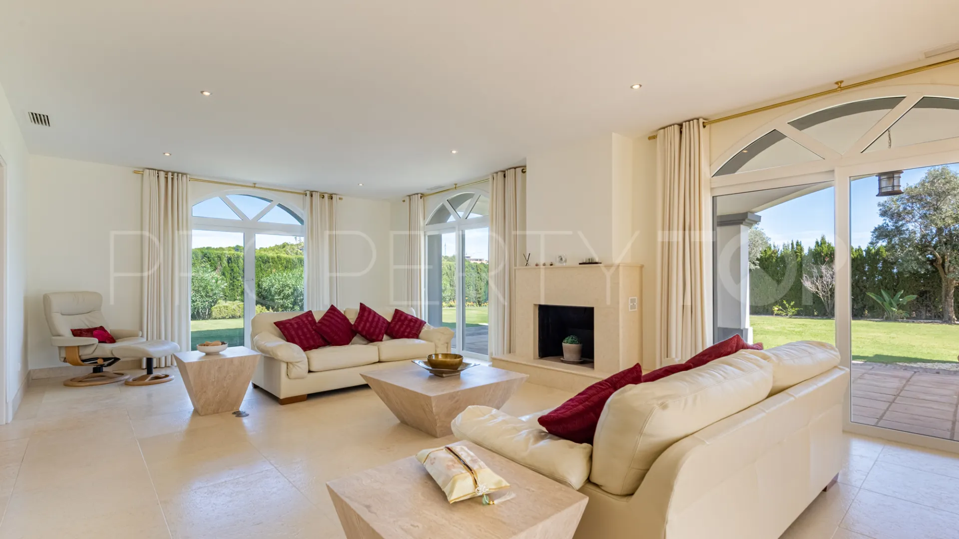 Zona L 5 bedrooms villa for sale