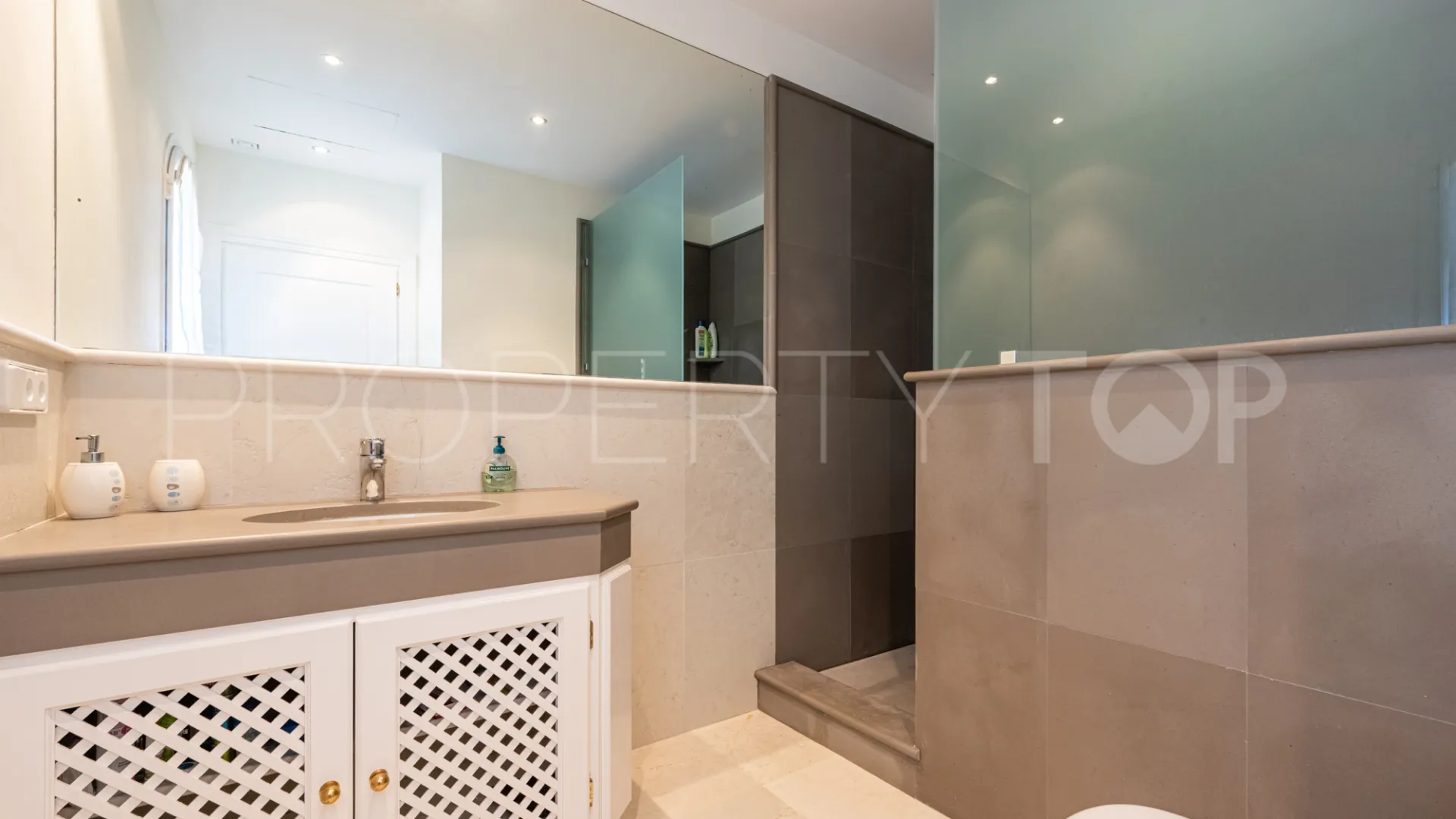 Zona L 5 bedrooms villa for sale