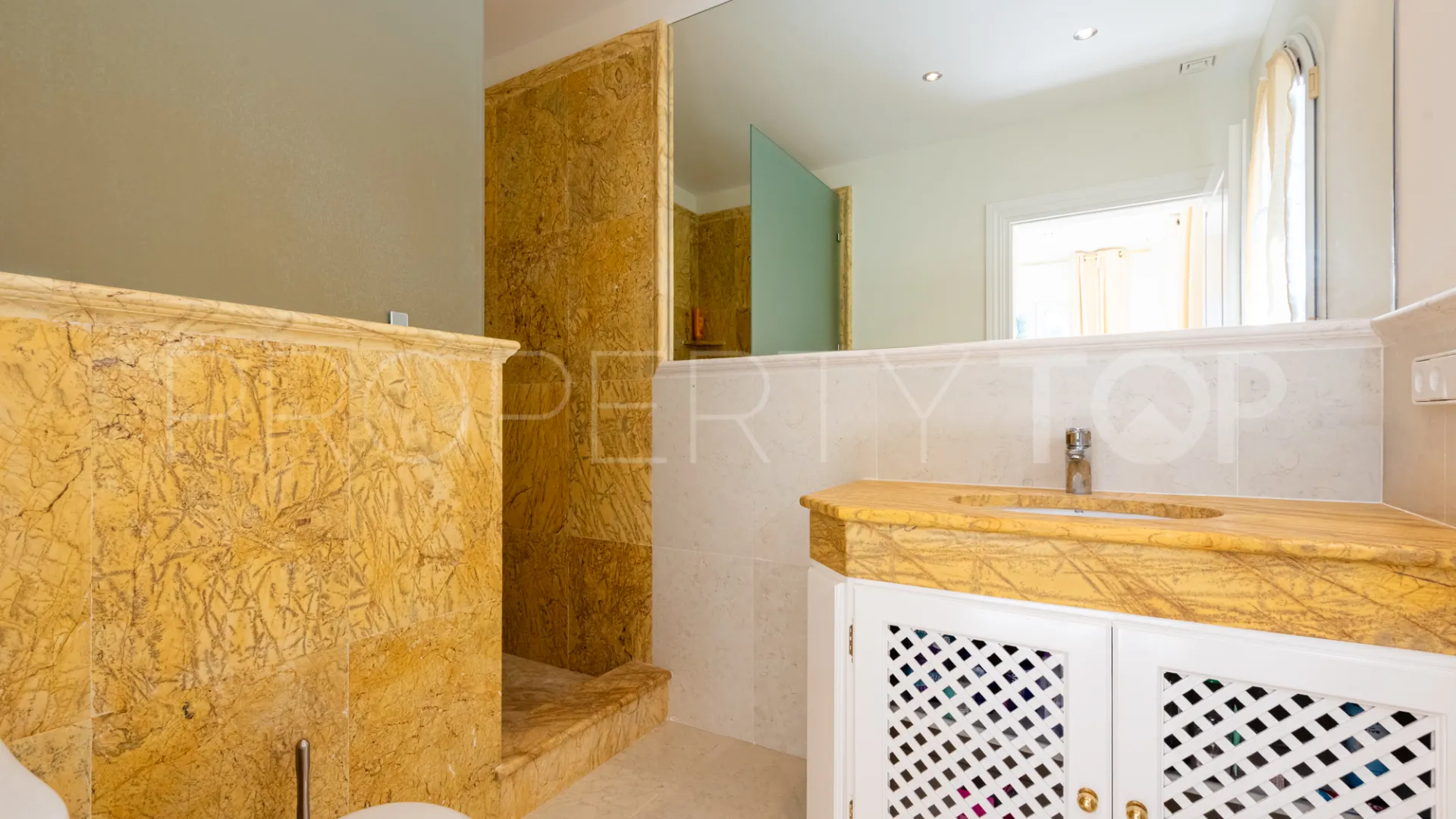 Zona L 5 bedrooms villa for sale