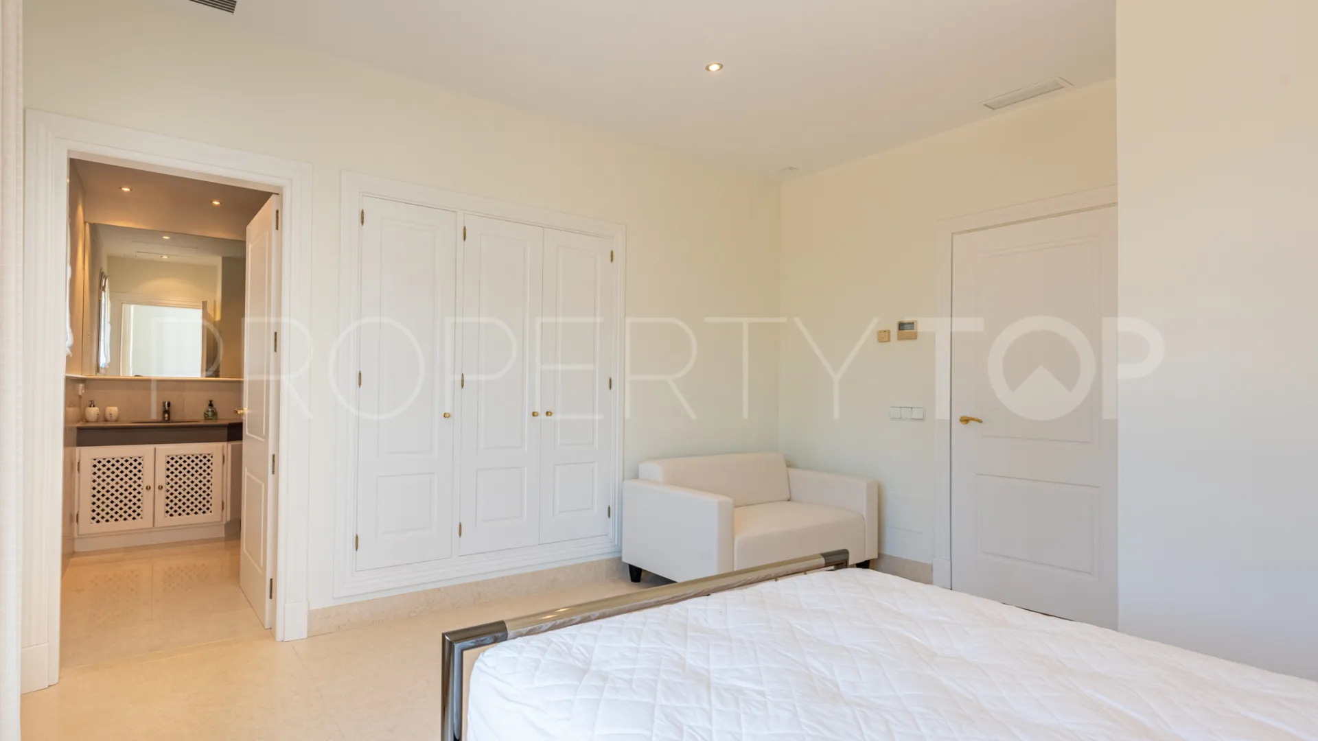 Zona L 5 bedrooms villa for sale