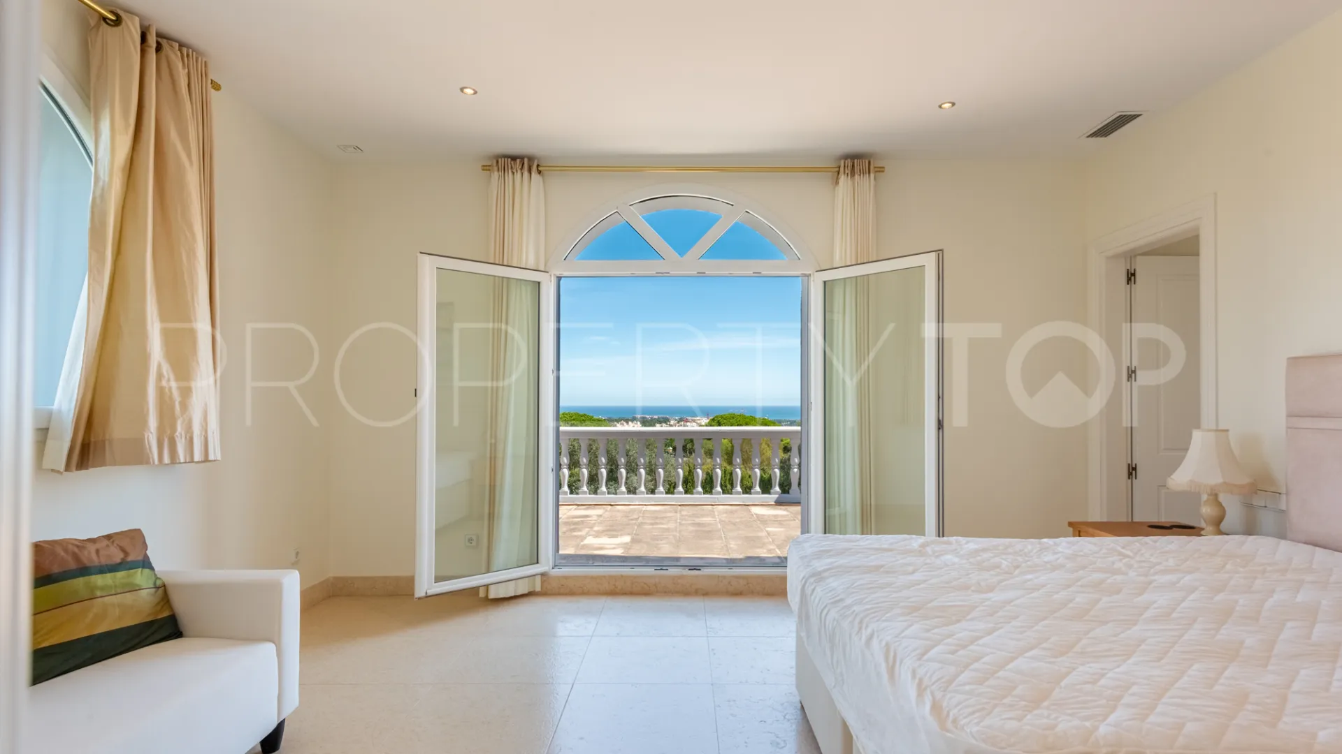 Zona L 5 bedrooms villa for sale