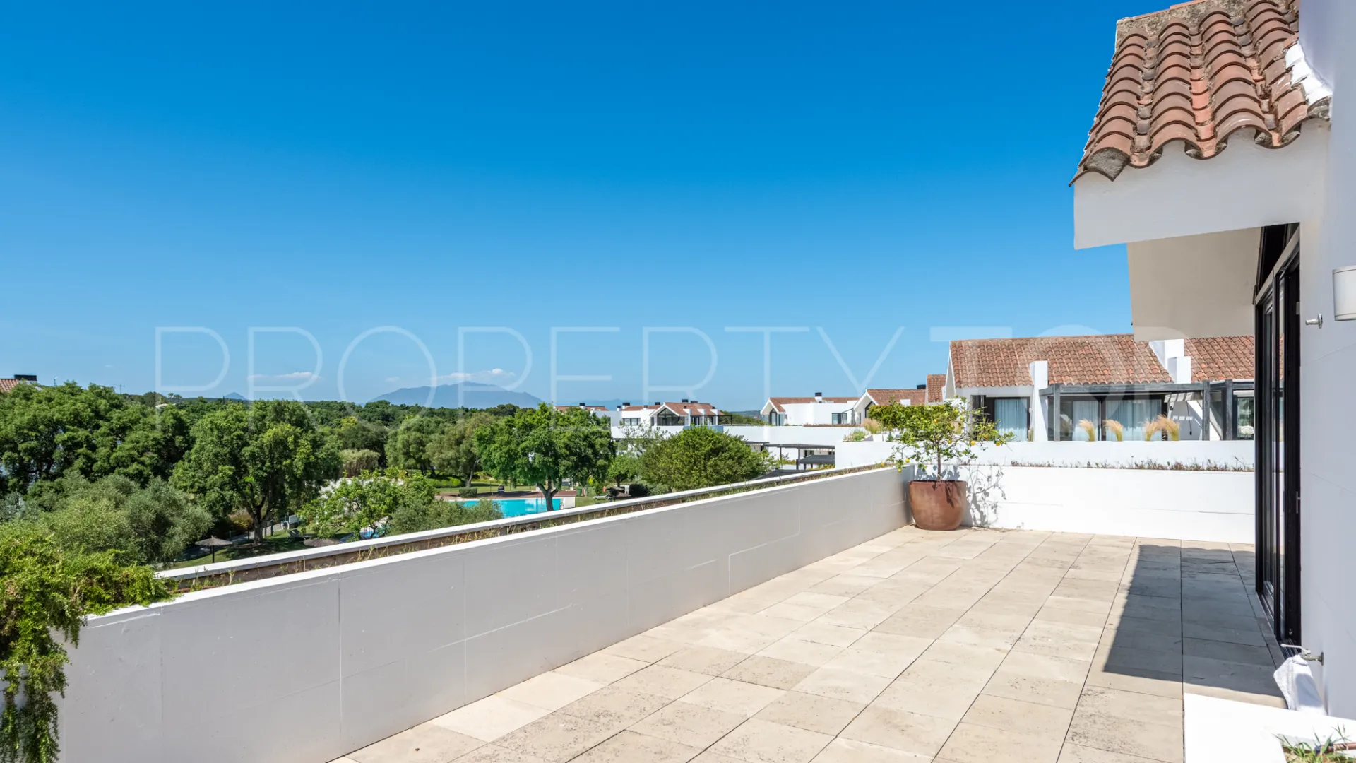 Hacienda de Valderrama 2 bedrooms duplex penthouse for sale