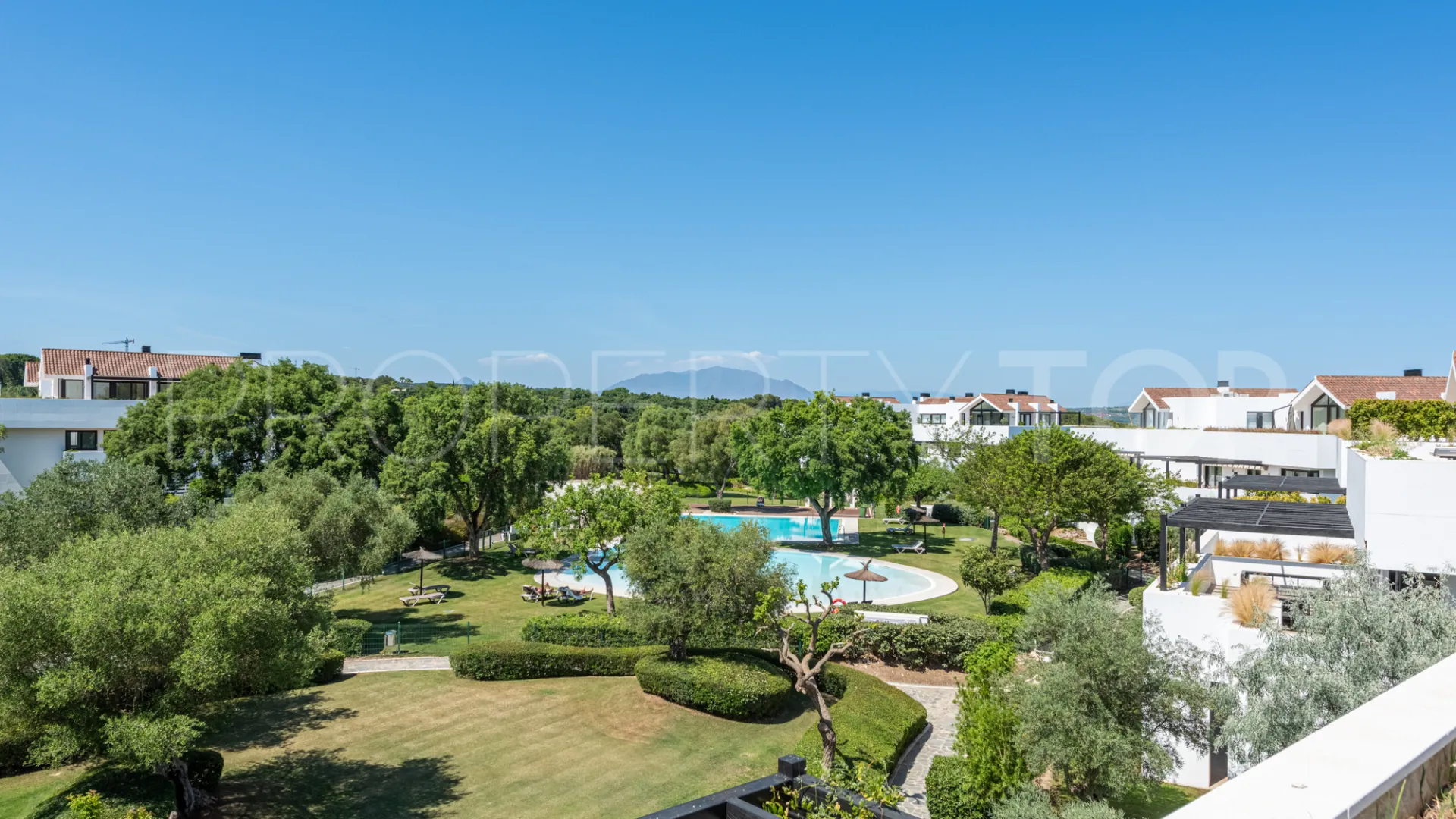 Hacienda de Valderrama 2 bedrooms duplex penthouse for sale