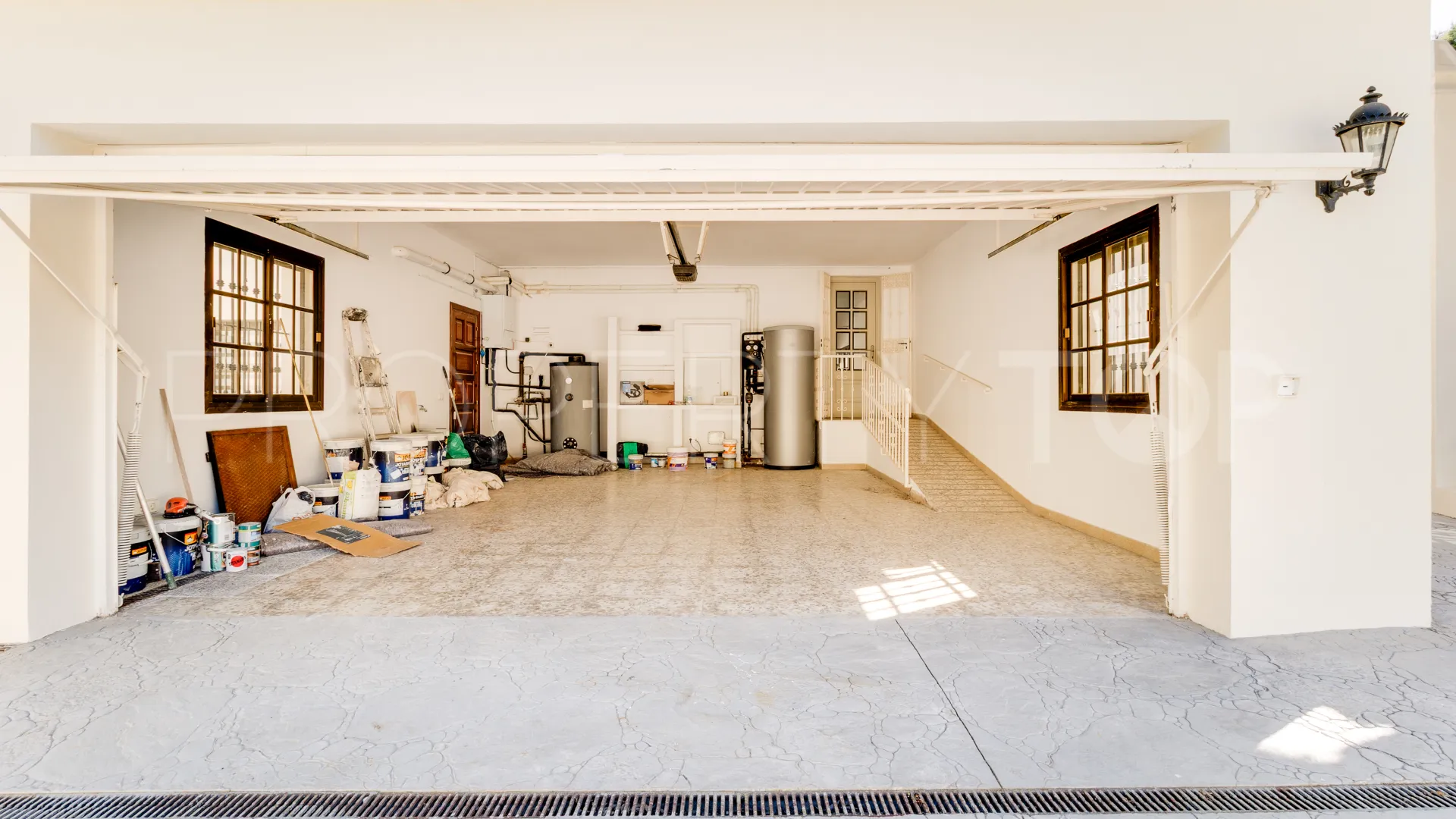 Zona D, villa de 5 dormitorios en venta