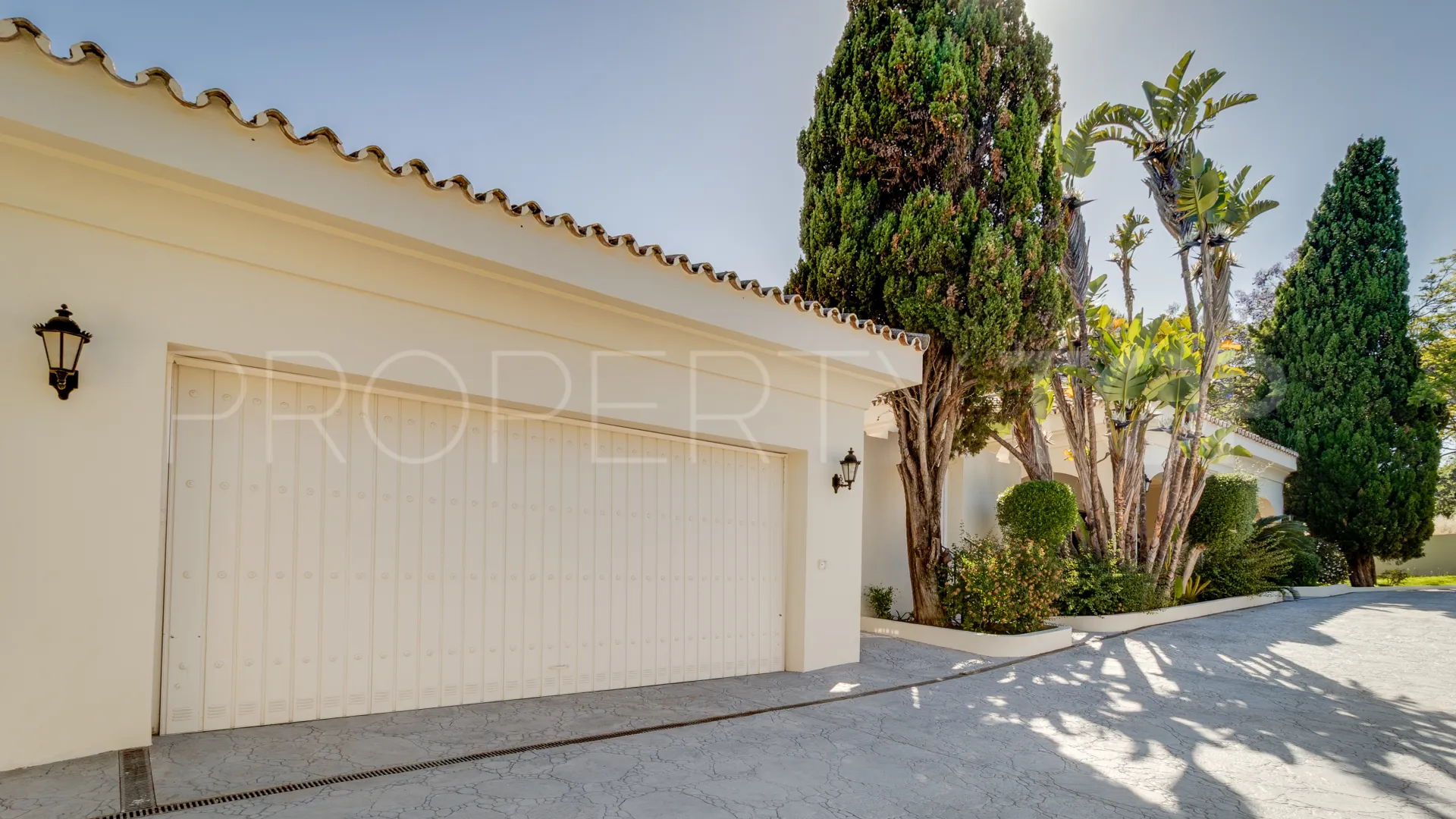 Zona D, villa de 5 dormitorios en venta