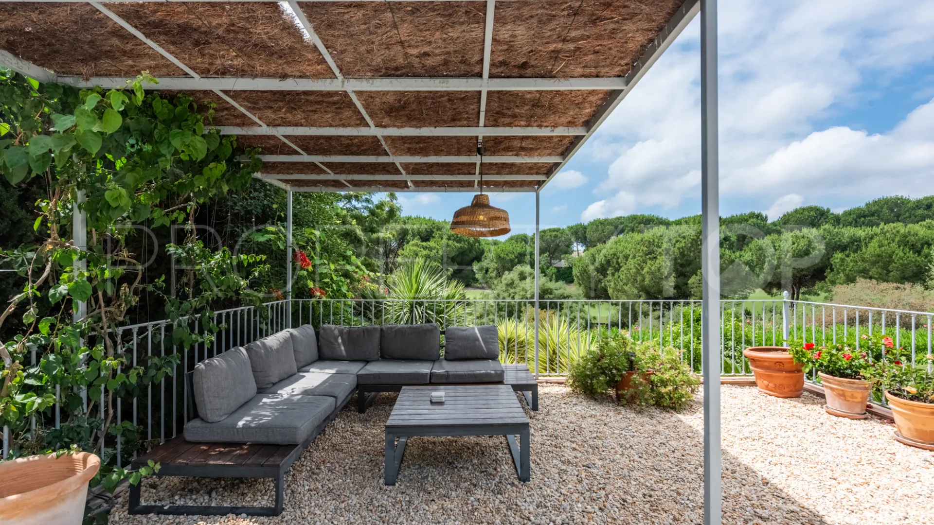 Zona F, villa en venta con 4 dormitorios