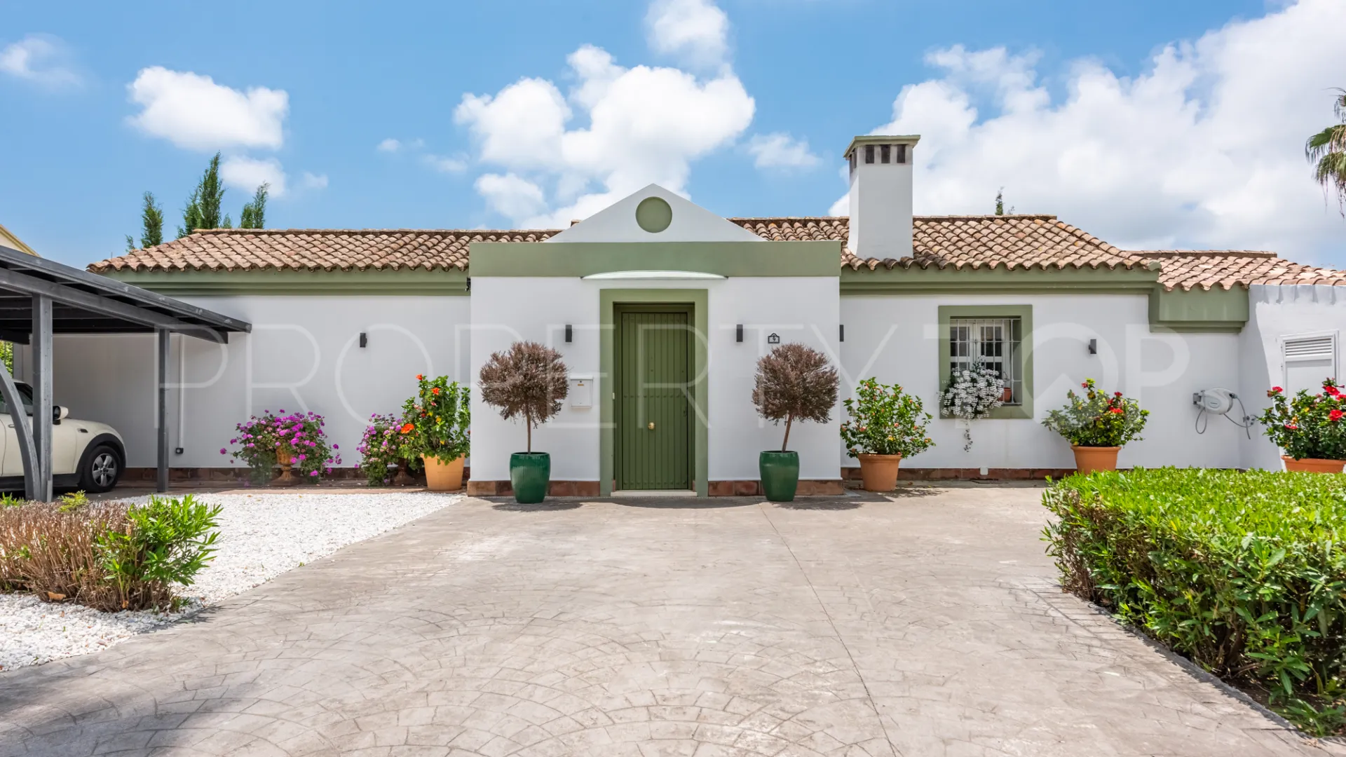 Zona F, villa en venta con 4 dormitorios