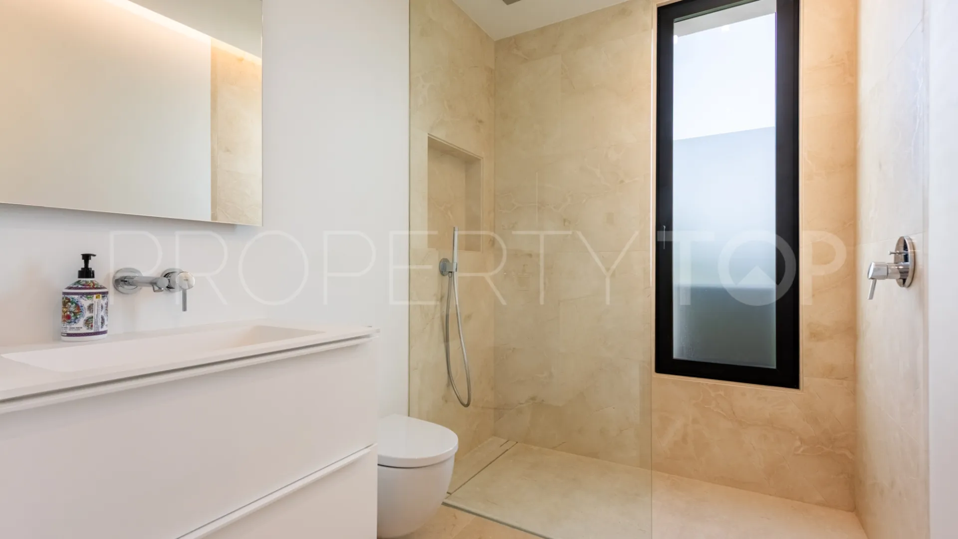 Villa a la venta en Zona F