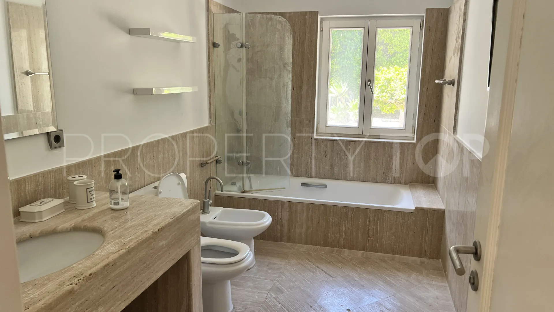 Villa en venta en Reyes y Reinas