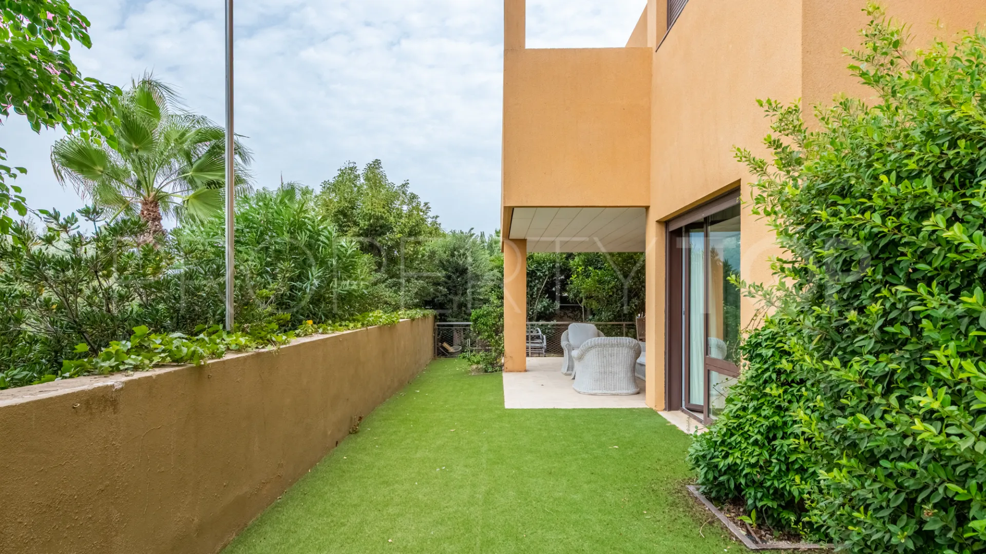Buy ground floor apartment in Ribera del Marlin