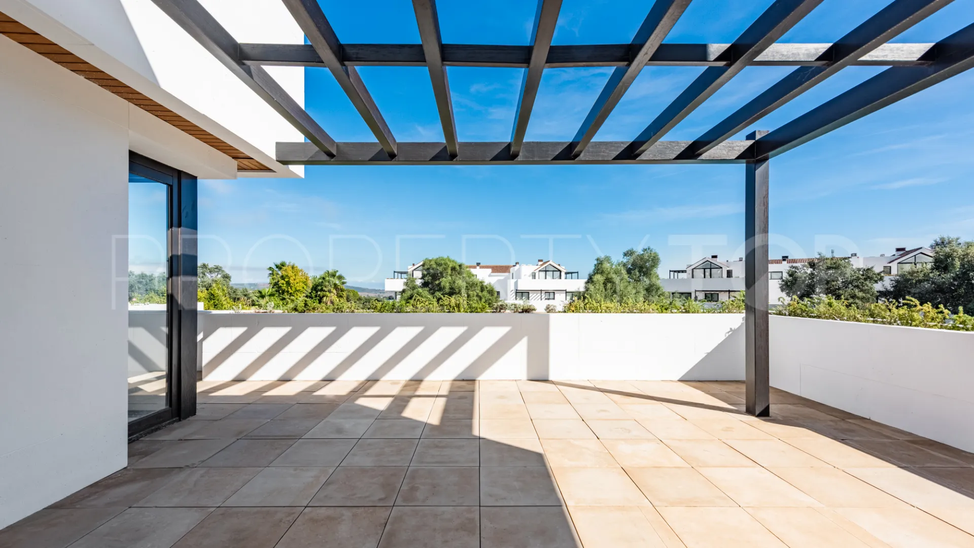 Buy duplex penthouse in Hacienda de Valderrama with 4 bedrooms