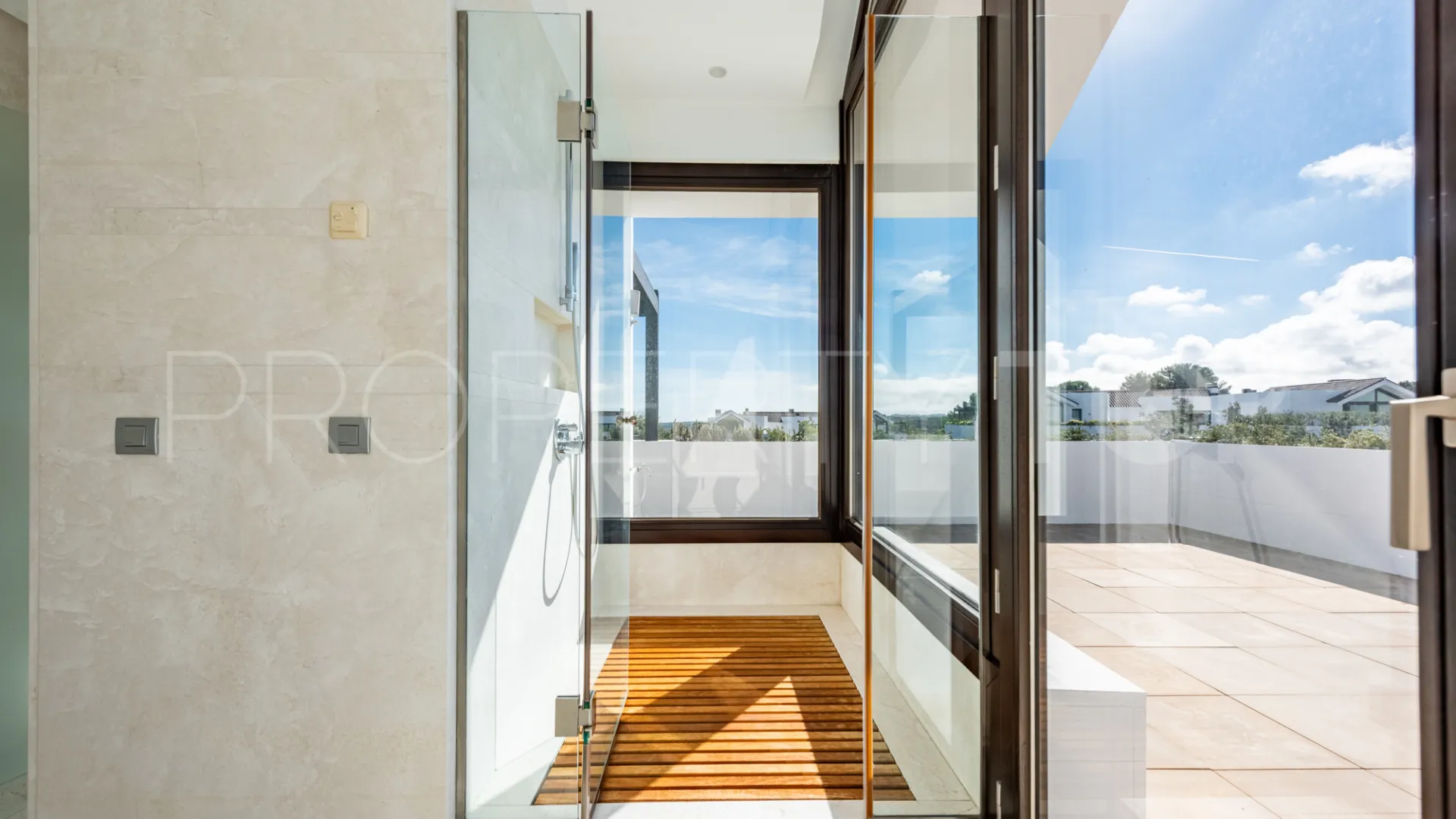 Buy duplex penthouse in Hacienda de Valderrama with 4 bedrooms