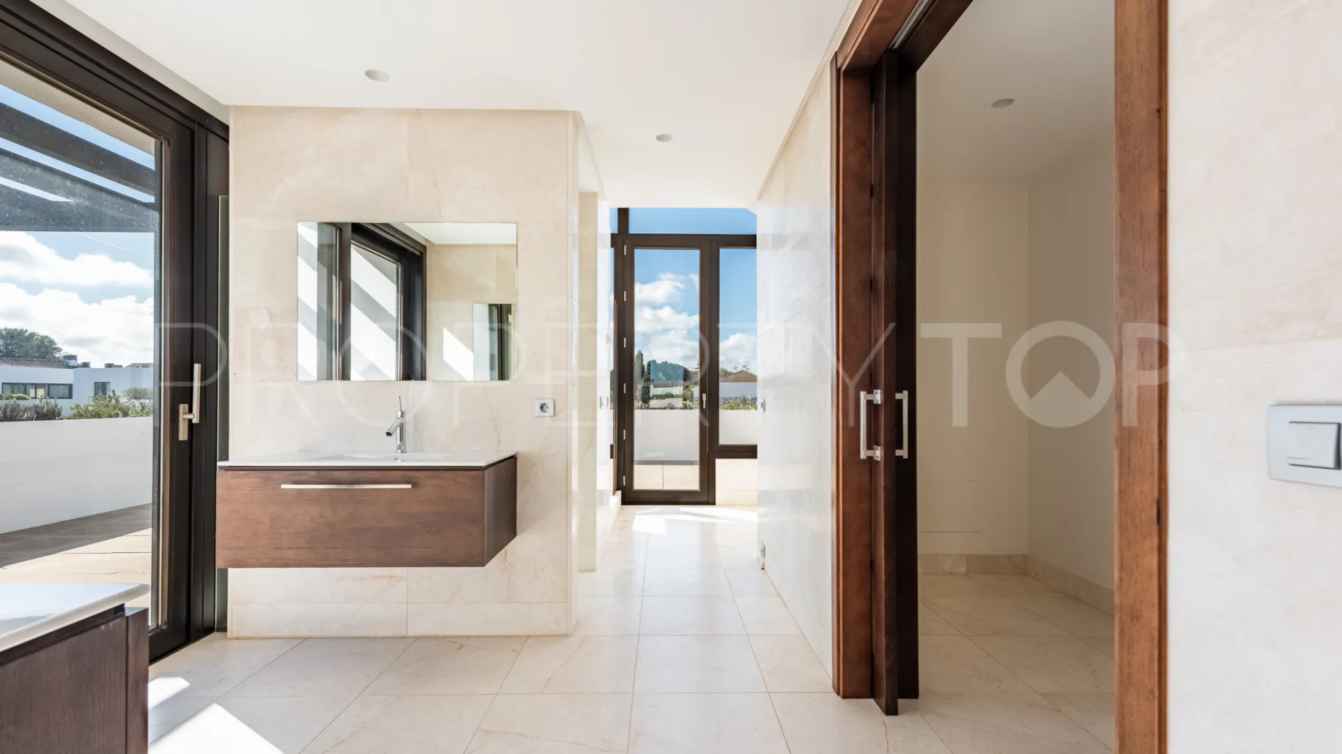 Buy duplex penthouse in Hacienda de Valderrama with 4 bedrooms