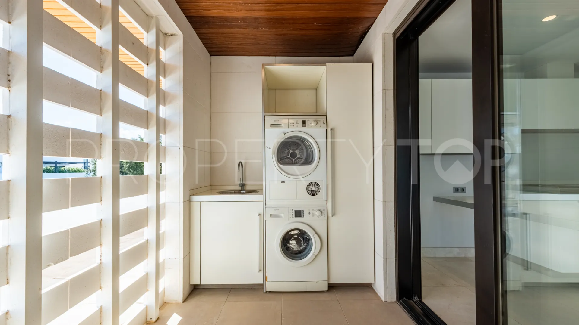 Buy duplex penthouse in Hacienda de Valderrama with 4 bedrooms