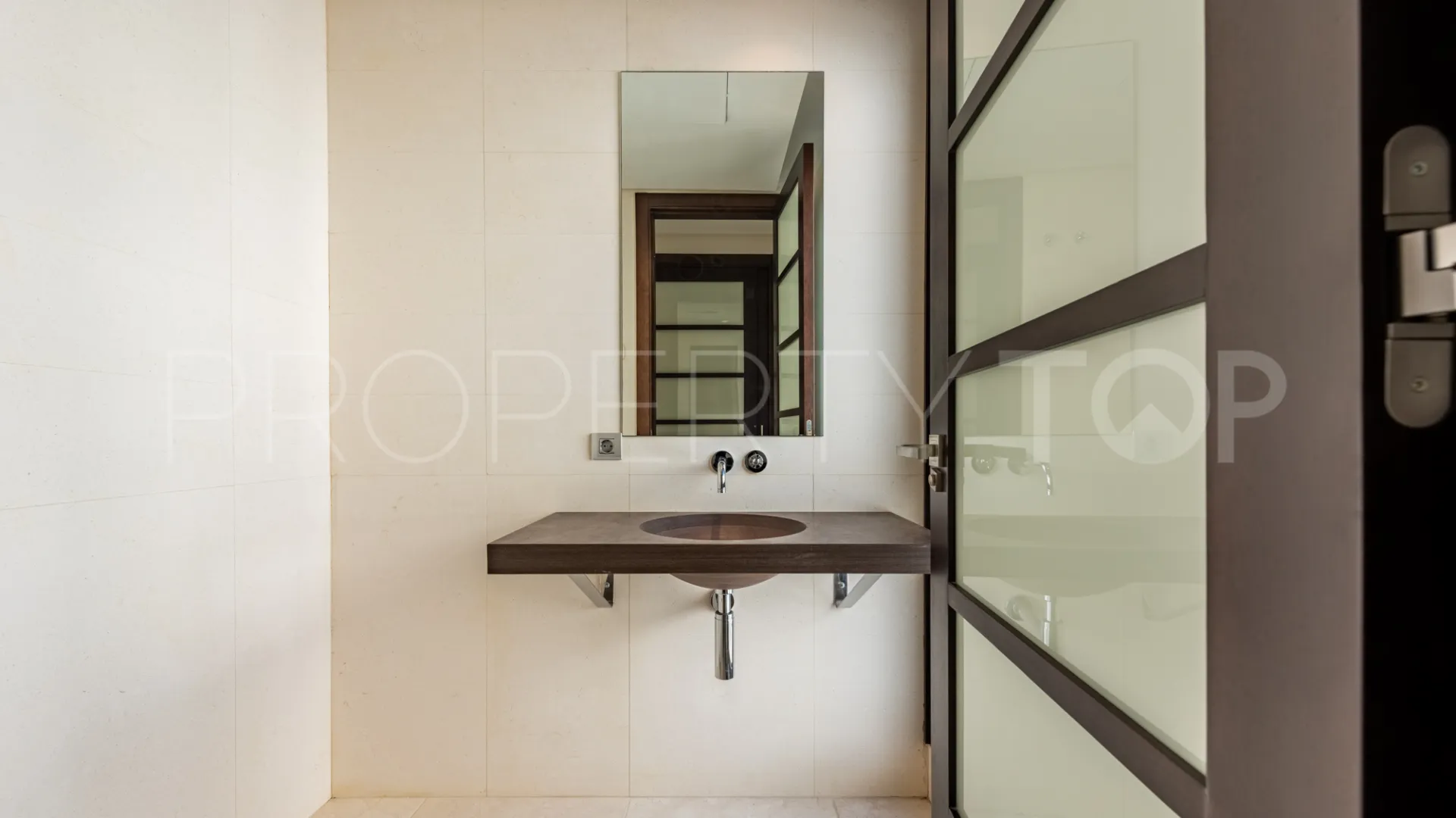 Buy duplex penthouse in Hacienda de Valderrama with 4 bedrooms