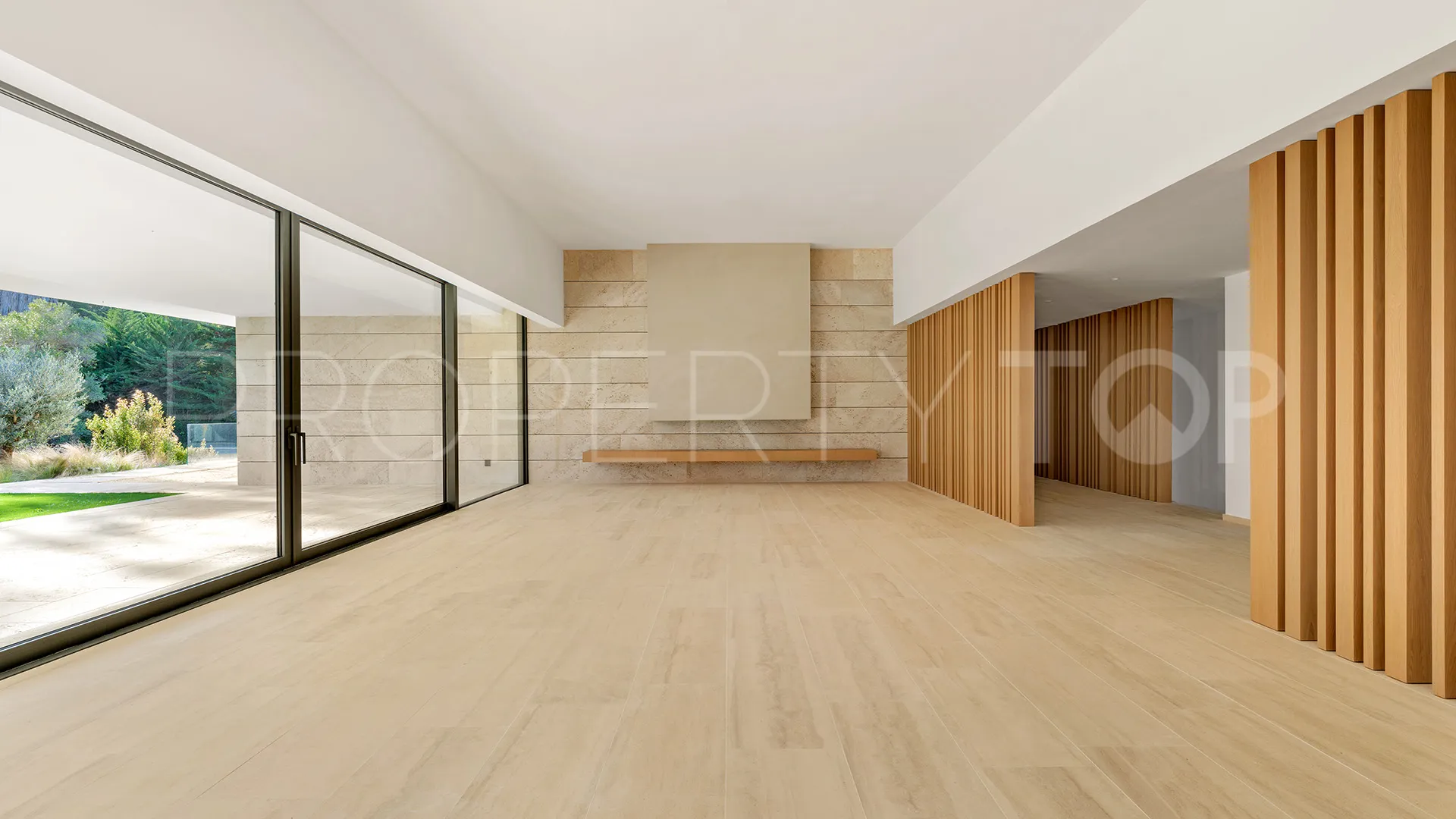 Se vende villa en Reyes y Reinas con 6 dormitorios