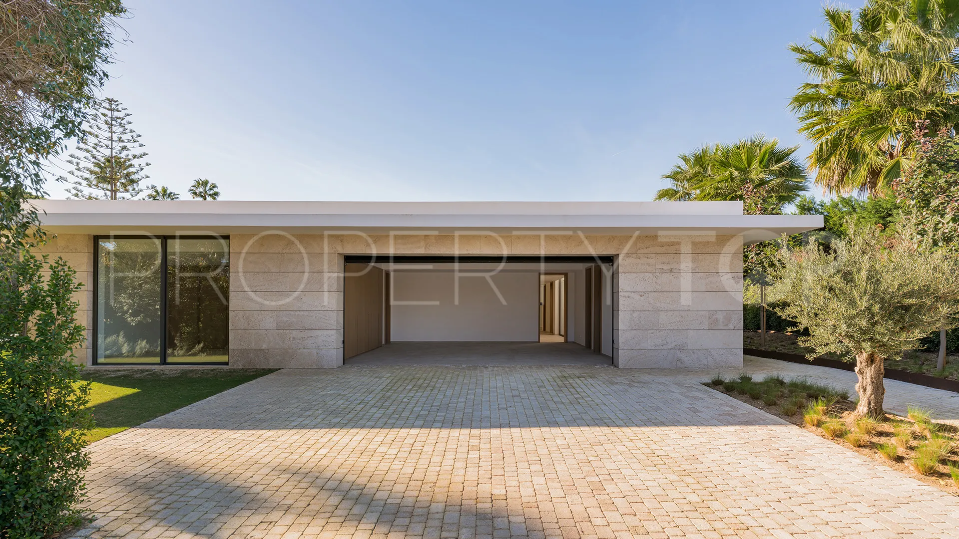 Se vende villa en Reyes y Reinas con 6 dormitorios