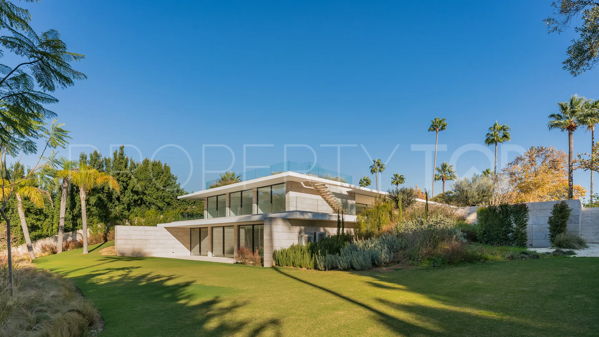 Se vende villa en Reyes y Reinas con 6 dormitorios