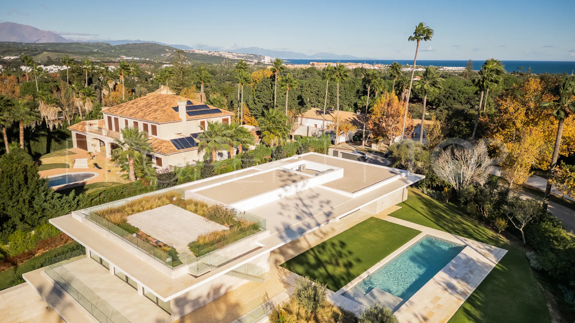 Se vende villa en Reyes y Reinas con 6 dormitorios