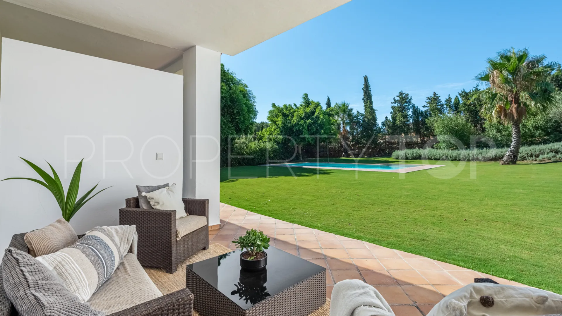 Villa de 4 dormitorios en venta en Zona L